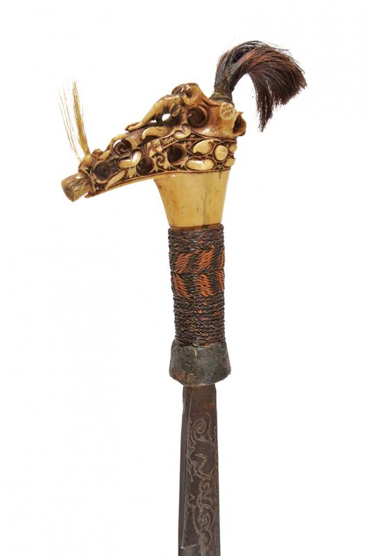 A mandau / Parang ilang of the Kenyah-Dayak - Image 3 of 5