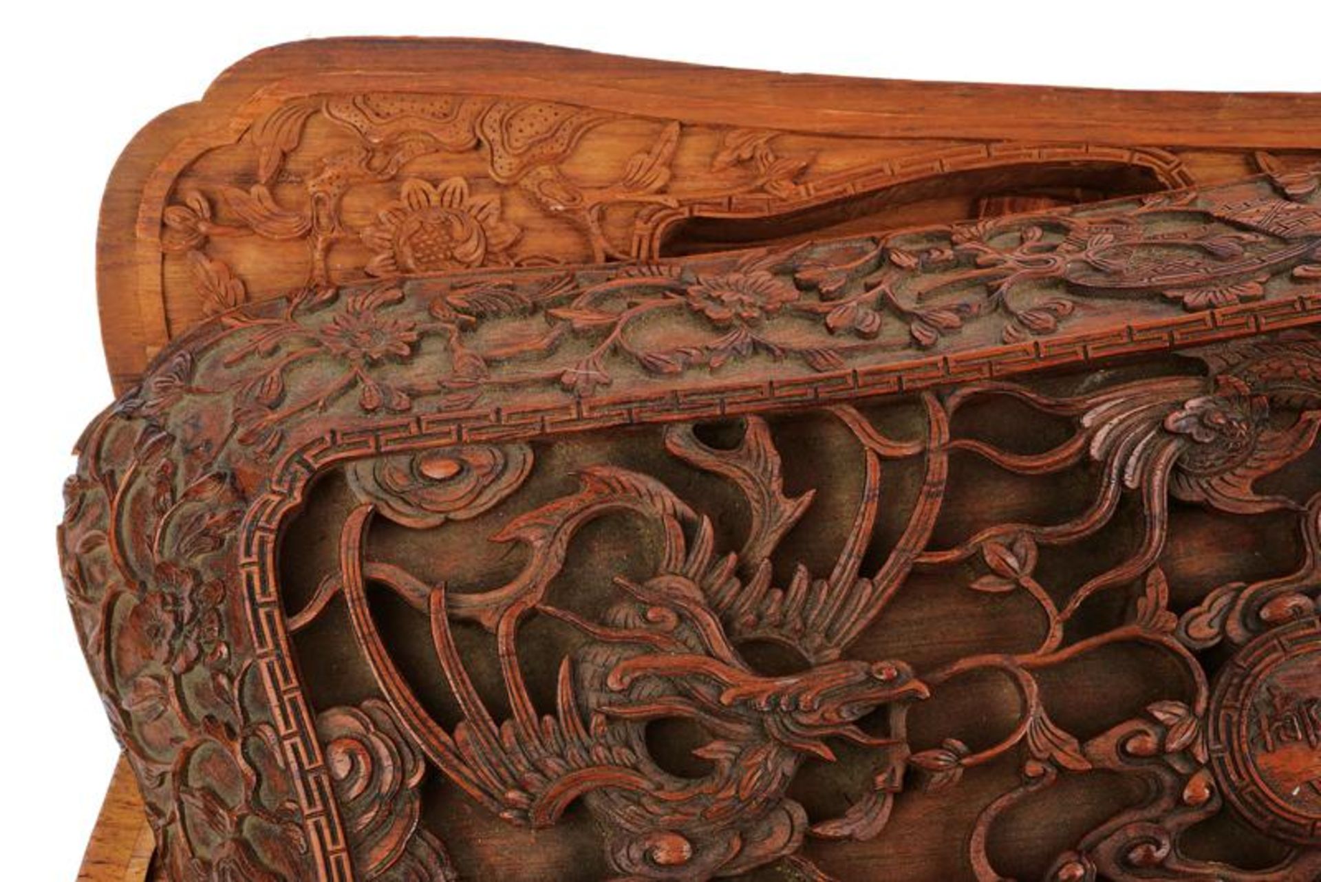 A beautiful carved case made for three revolvers - Image 6 of 10