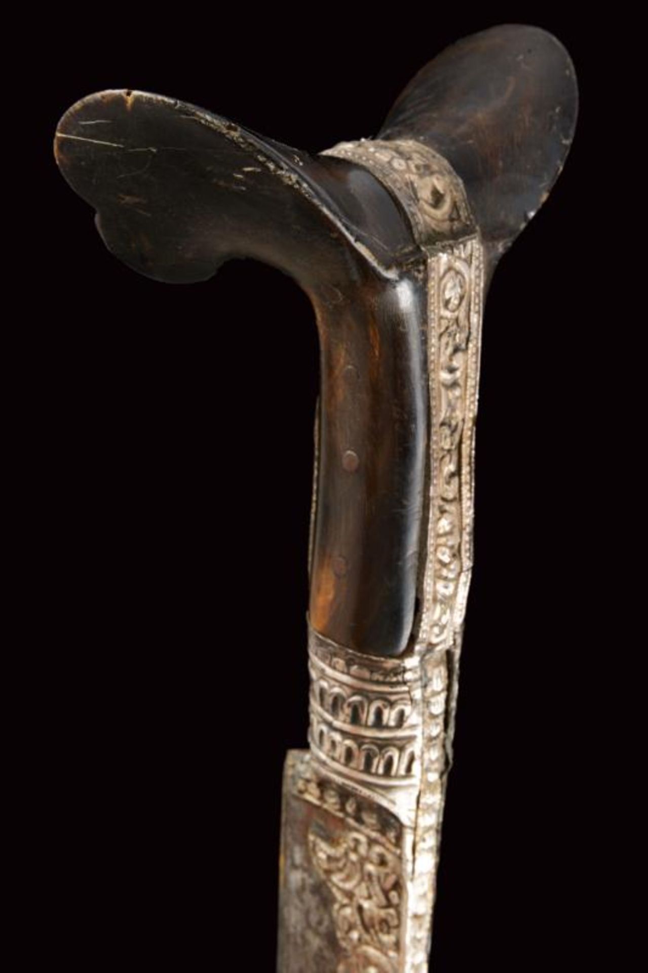 A silver-mounted yatagan - Image 3 of 7