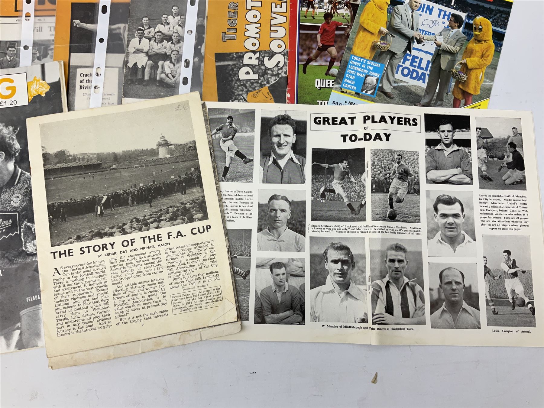 Raich Carter interest - four Hull City Tiger Mags 1949-50 and Promotion Souvenir 1948/49; Sunderland - Image 3 of 7