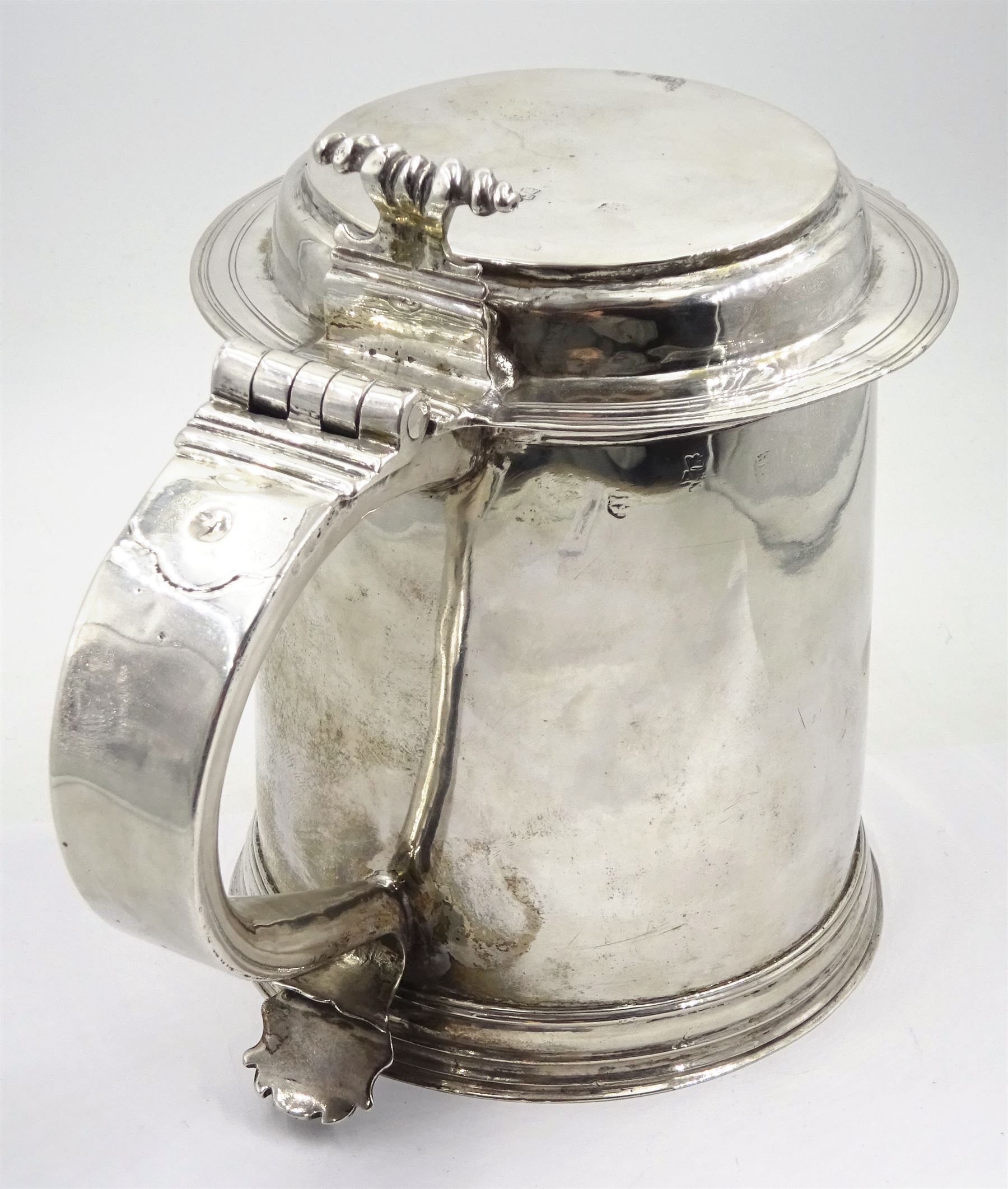 Queen Anne silver tankard - Image 6 of 10