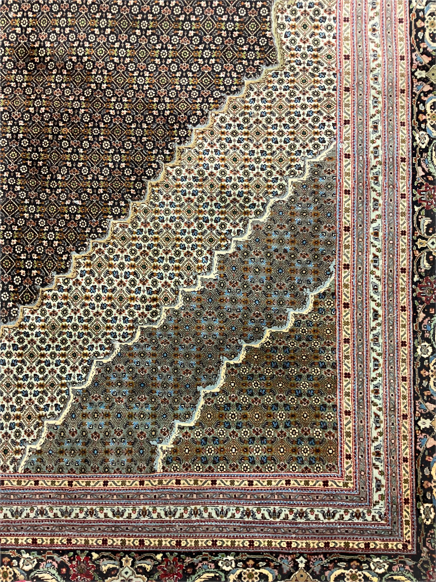 Large Fine Persian Tabriz carpet - Image 4 of 6