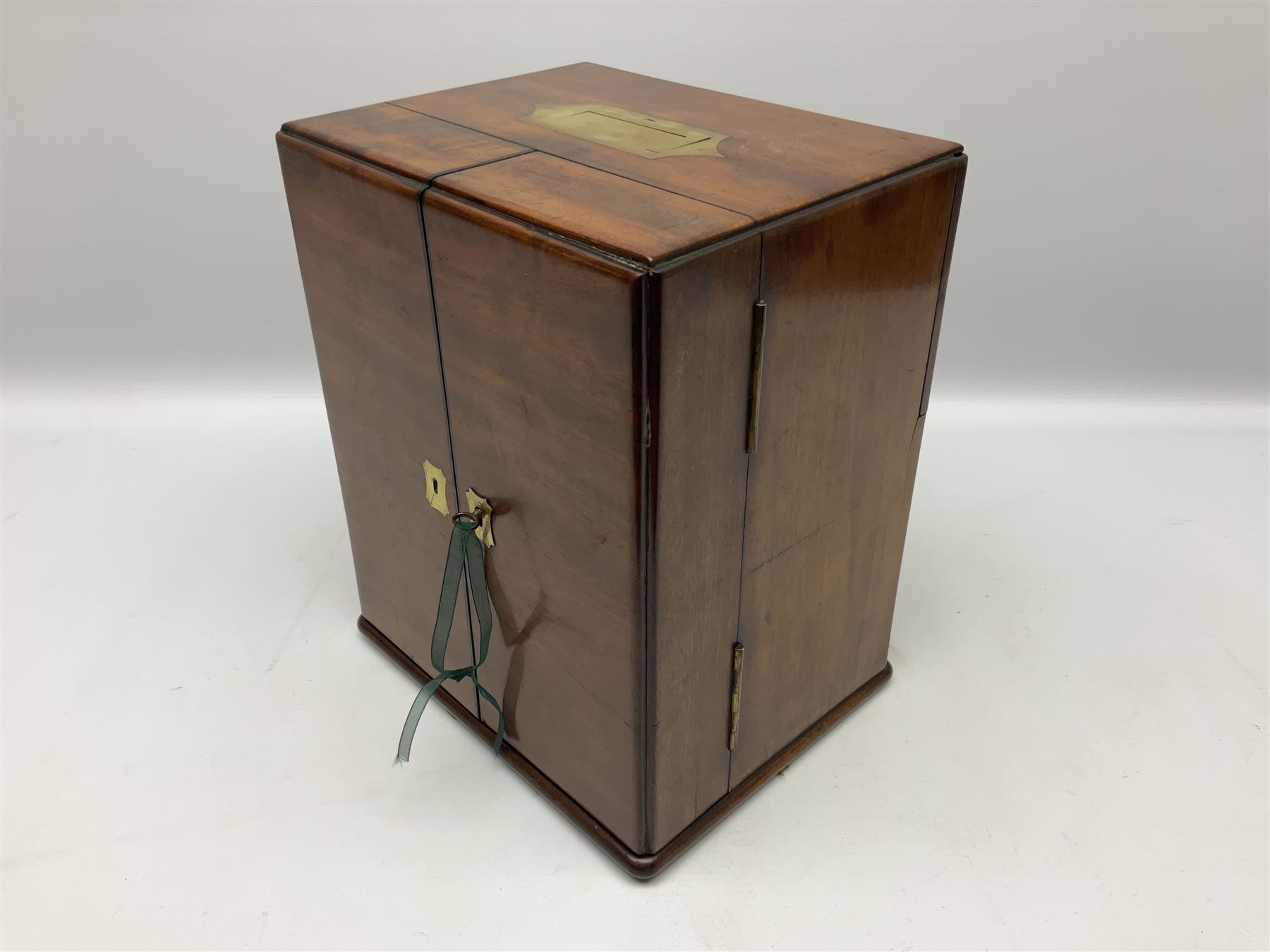 19th century mahogany travelling apothecary cabinet - Image 16 of 18