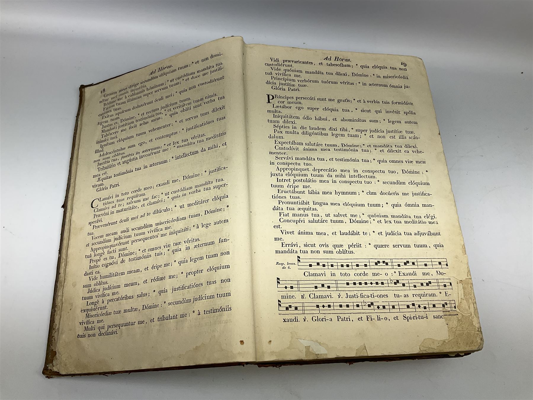Six 19th century leather bound books of music comprising Graduale Juxta Missale Romanum and Antiphon - Image 6 of 21