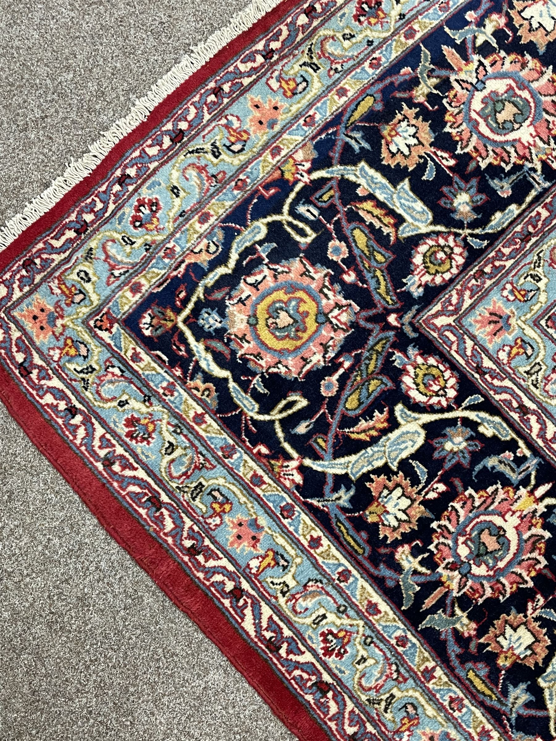Large Persian Kashan carpet - Image 5 of 9