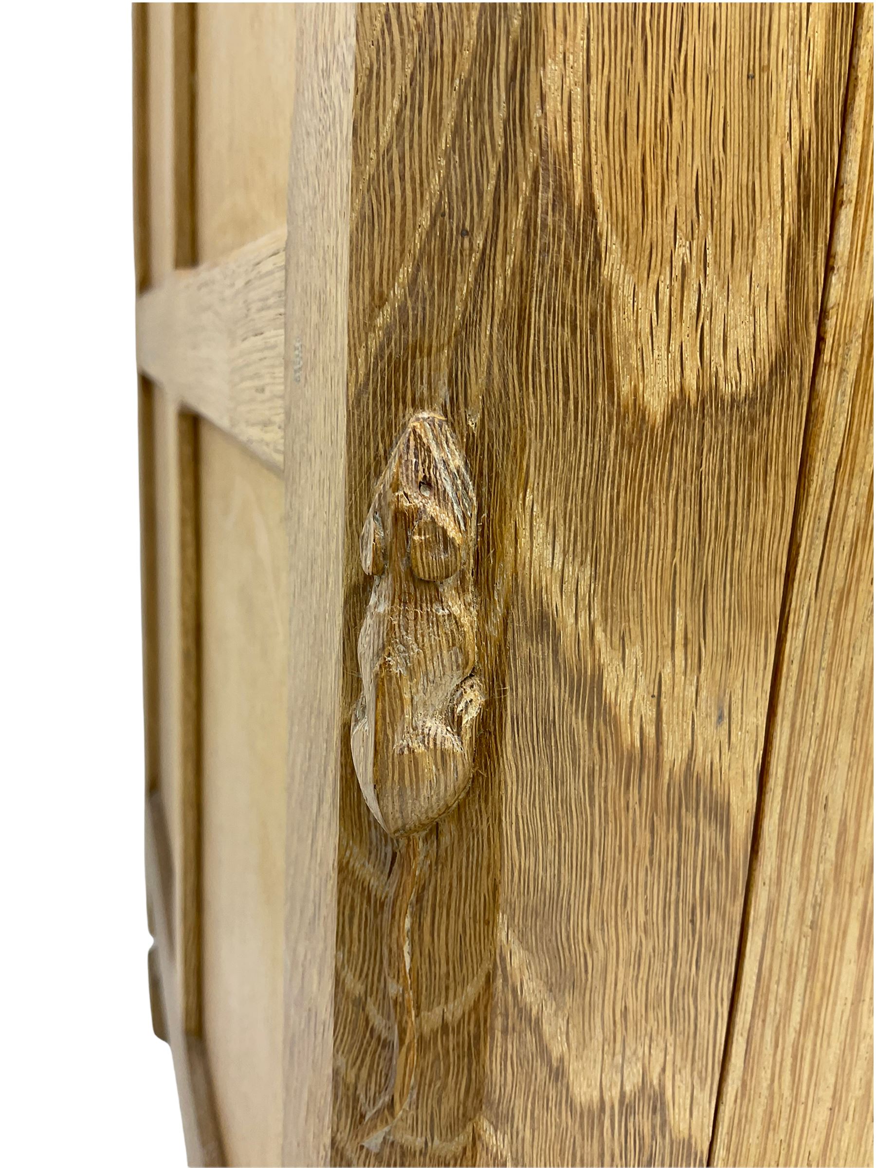 'Mouseman' oak display cabinet on cupboard - Image 16 of 19