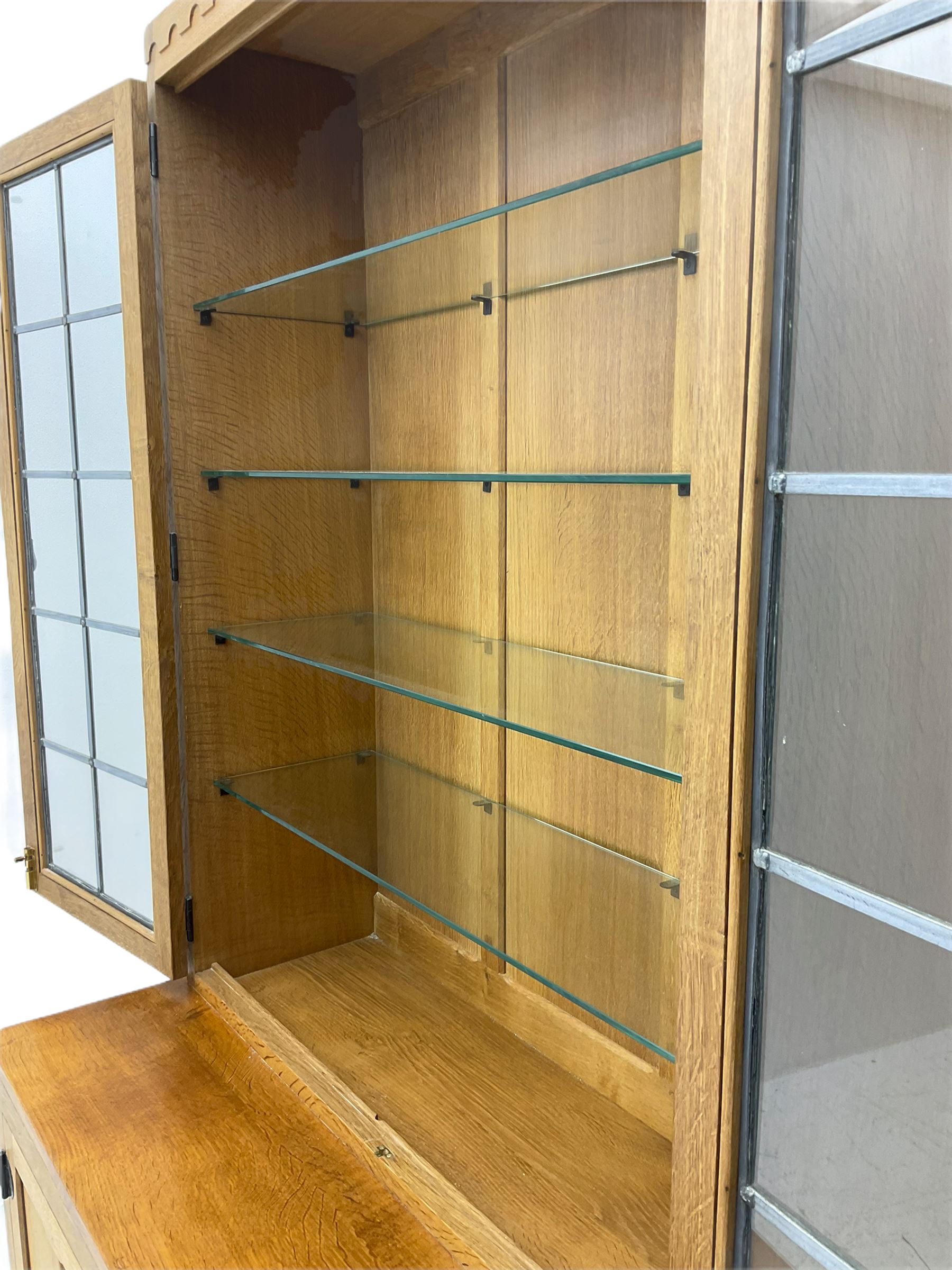 'Mouseman' oak display cabinet on cupboard - Image 9 of 19