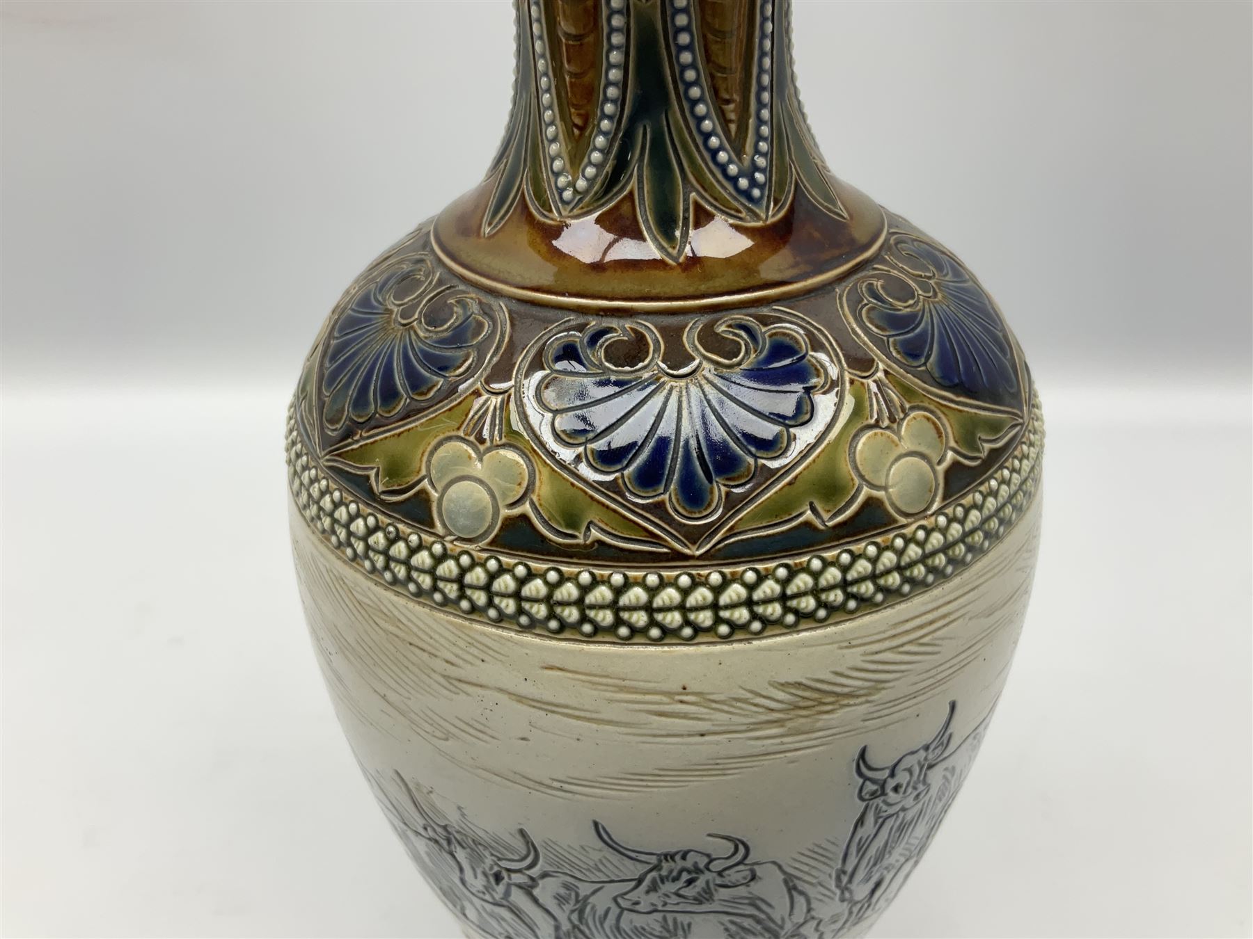 Late 19th century Doulton Lambeth sgraffito vase decorated by Hannah Barlow - Image 4 of 11