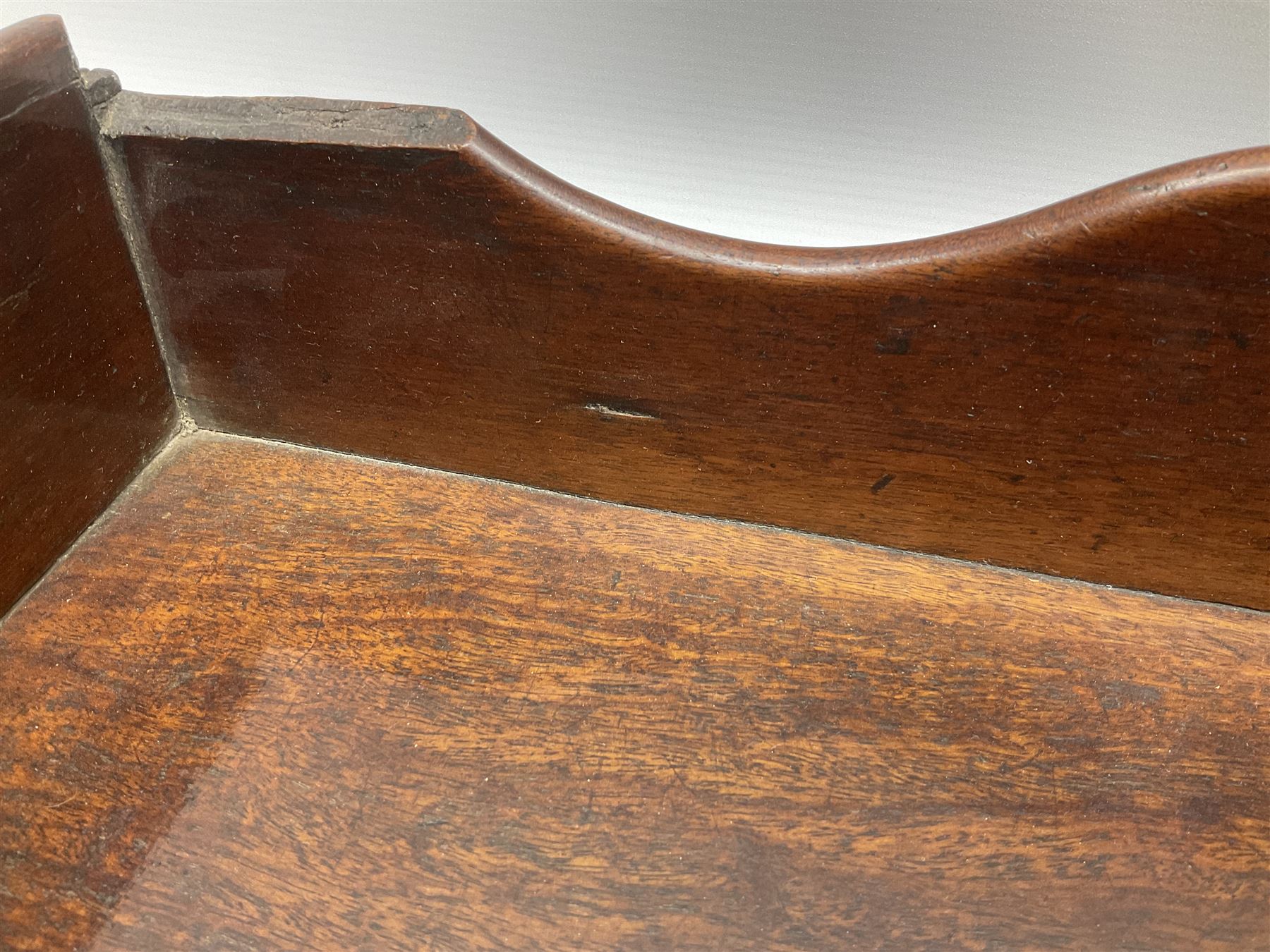 George III mahogany butlers tray - Image 6 of 13