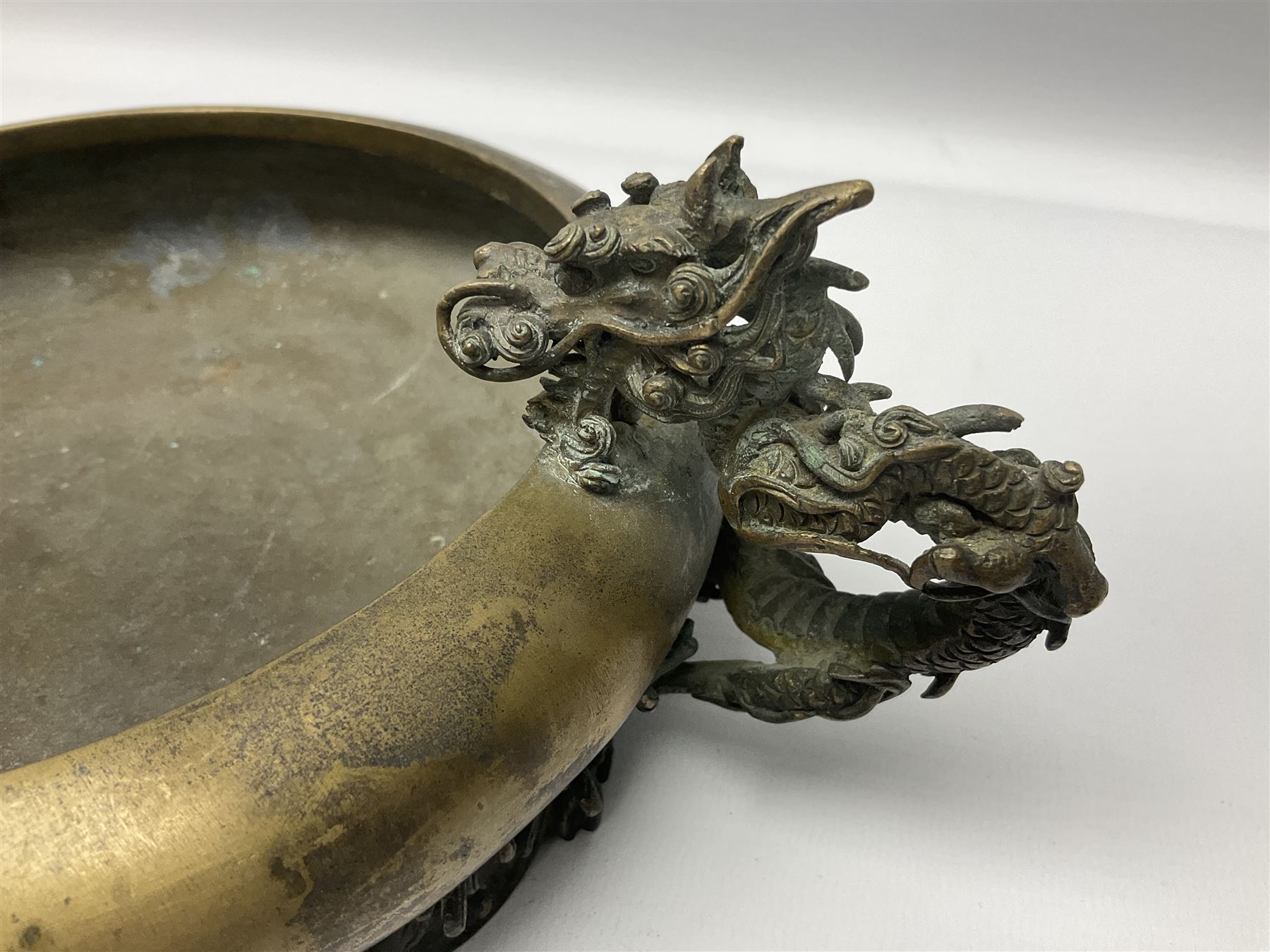 19th century Japanese bronze censer - Image 5 of 10