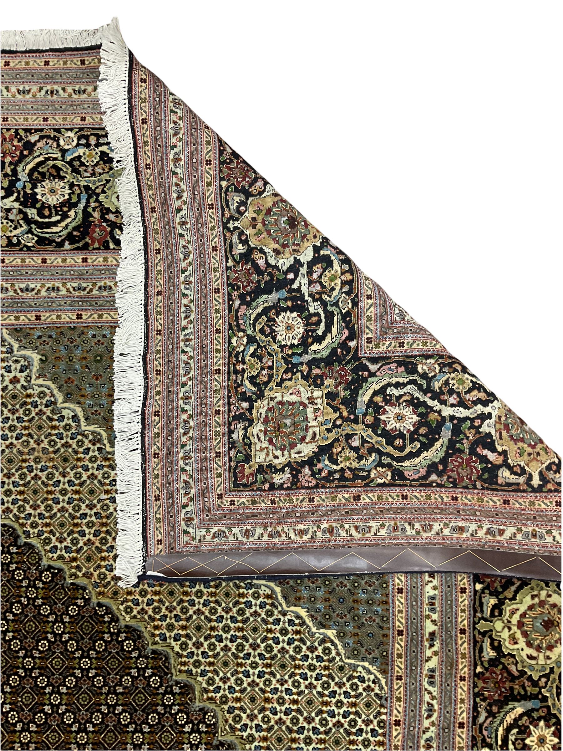 Large Fine Persian Tabriz carpet - Image 3 of 6