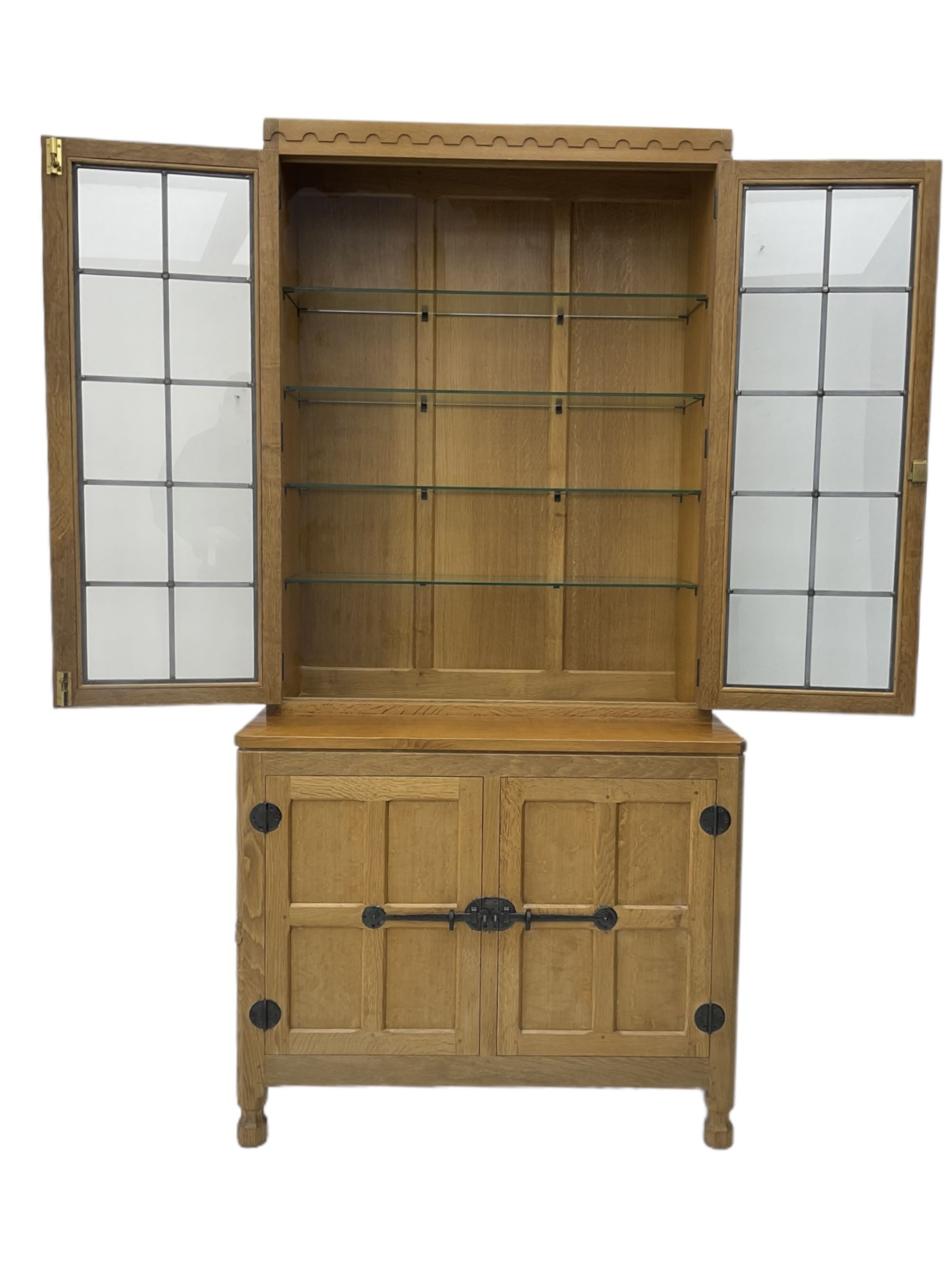 'Mouseman' oak display cabinet on cupboard - Image 13 of 19