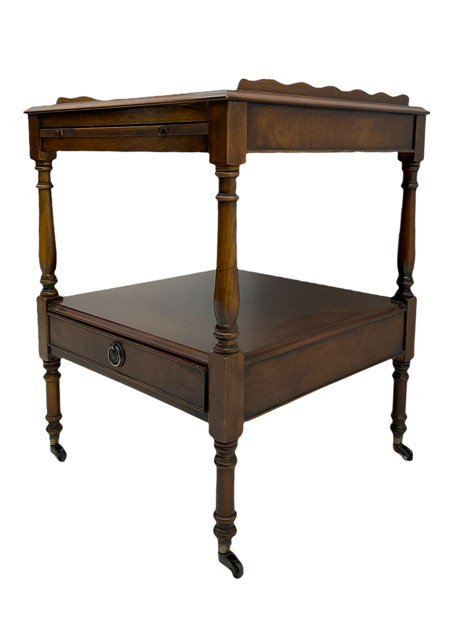 Figured walnut two tier occasional table - Image 4 of 8