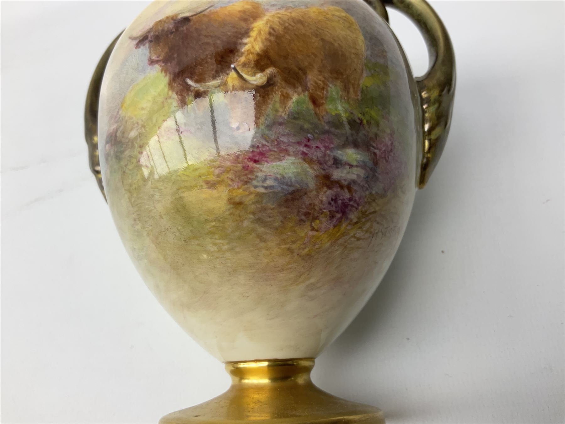 Mid 20th century Royal Worcester twin handled vase and cover decorated by Harry Stinton - Image 12 of 27