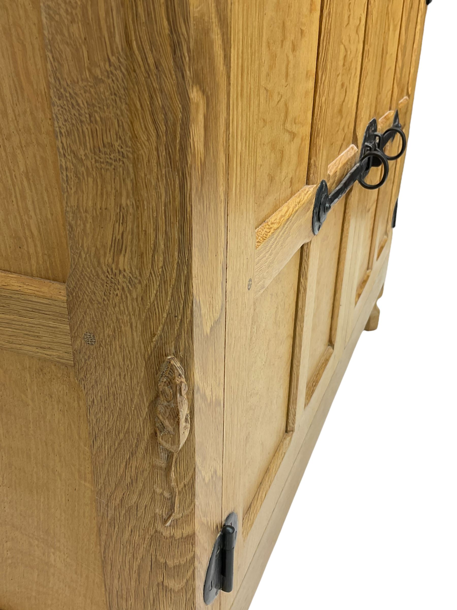 'Mouseman' oak display cabinet on cupboard - Image 18 of 19