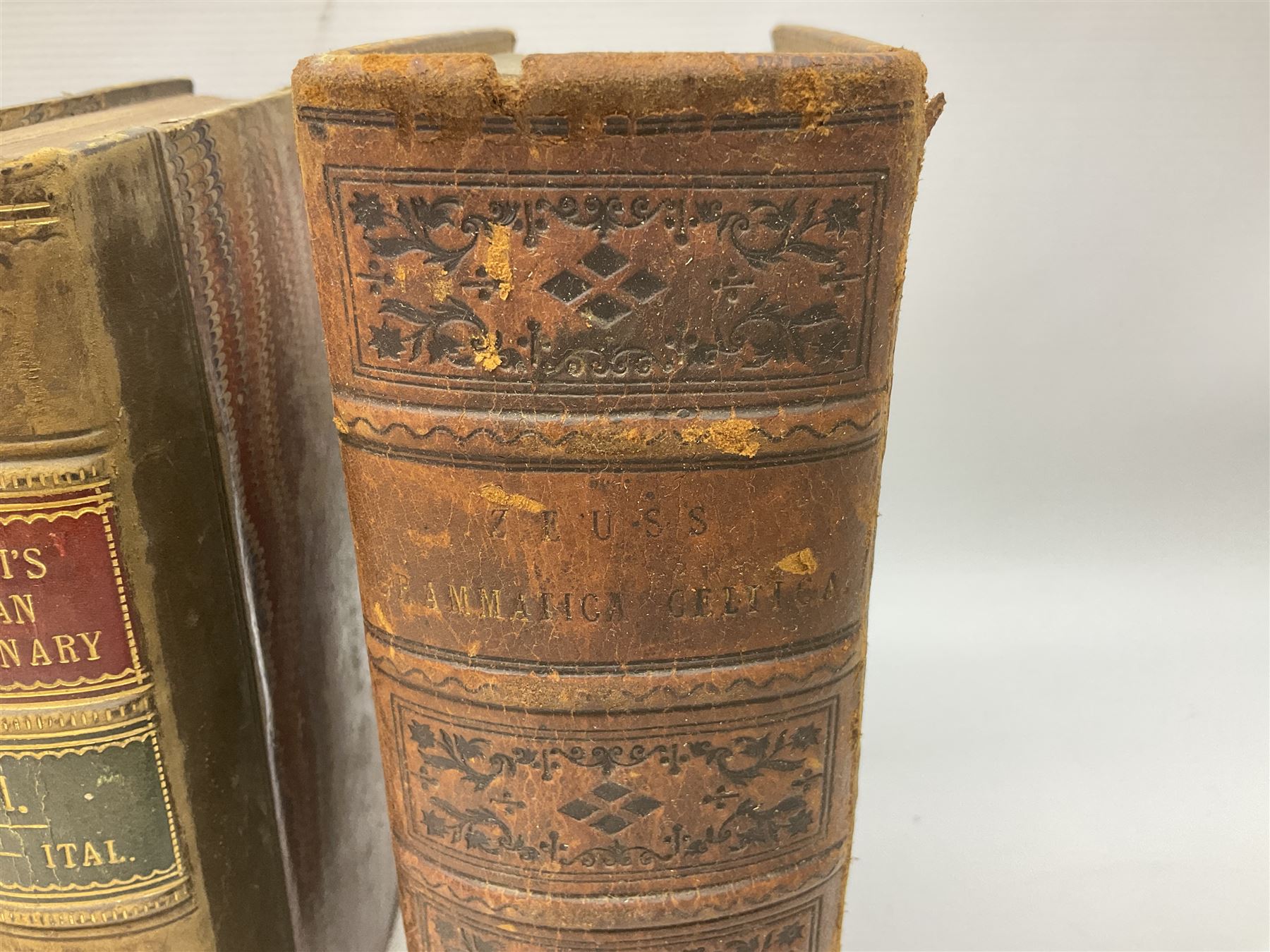 Ten 18th/19th century leather bound dictionaries and books on grammar including Epistolae Commercial - Image 8 of 17