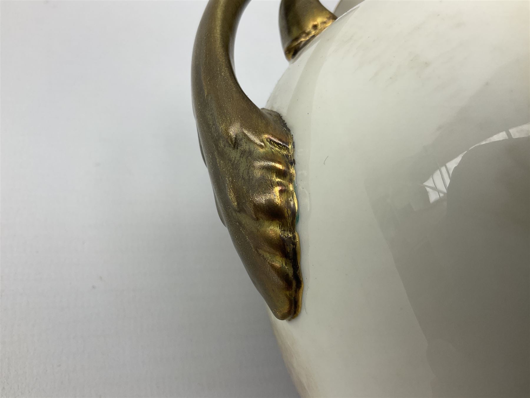 Mid 20th century Royal Worcester twin handled vase and cover decorated by Harry Stinton - Image 16 of 27