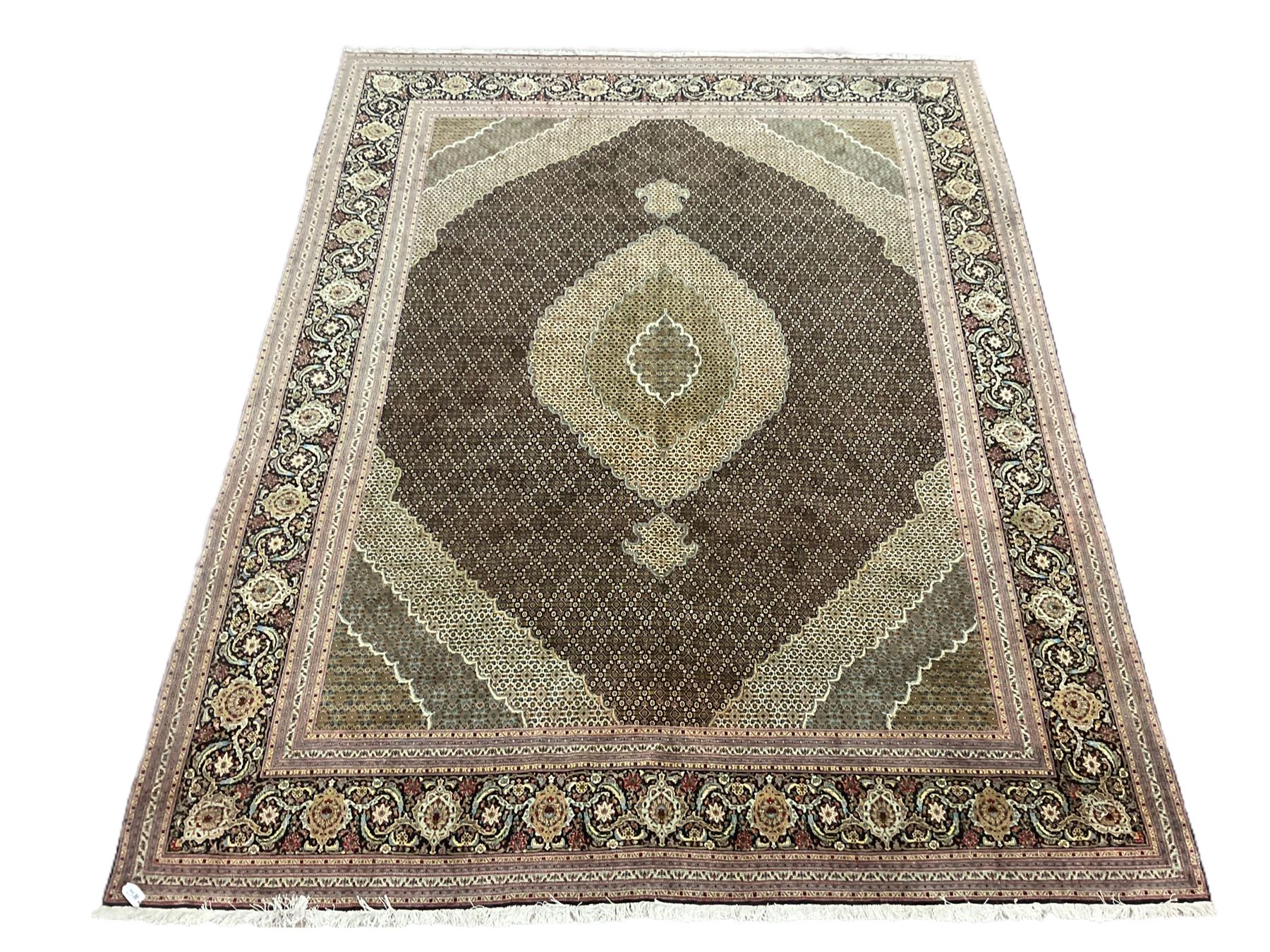 Large Fine Persian Tabriz carpet - Image 5 of 6