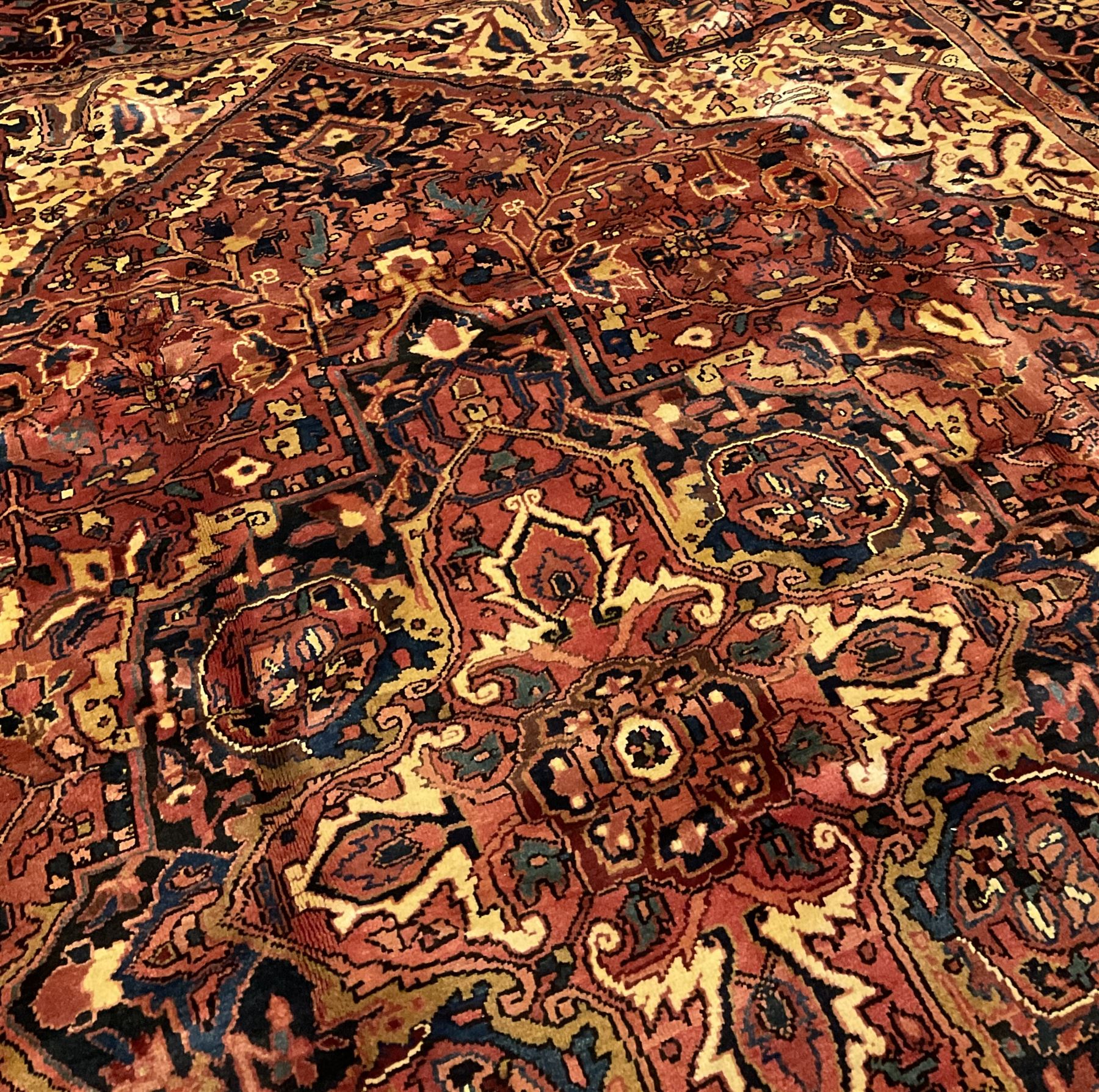 Persian Heriz golden red ground carpet - Image 8 of 8
