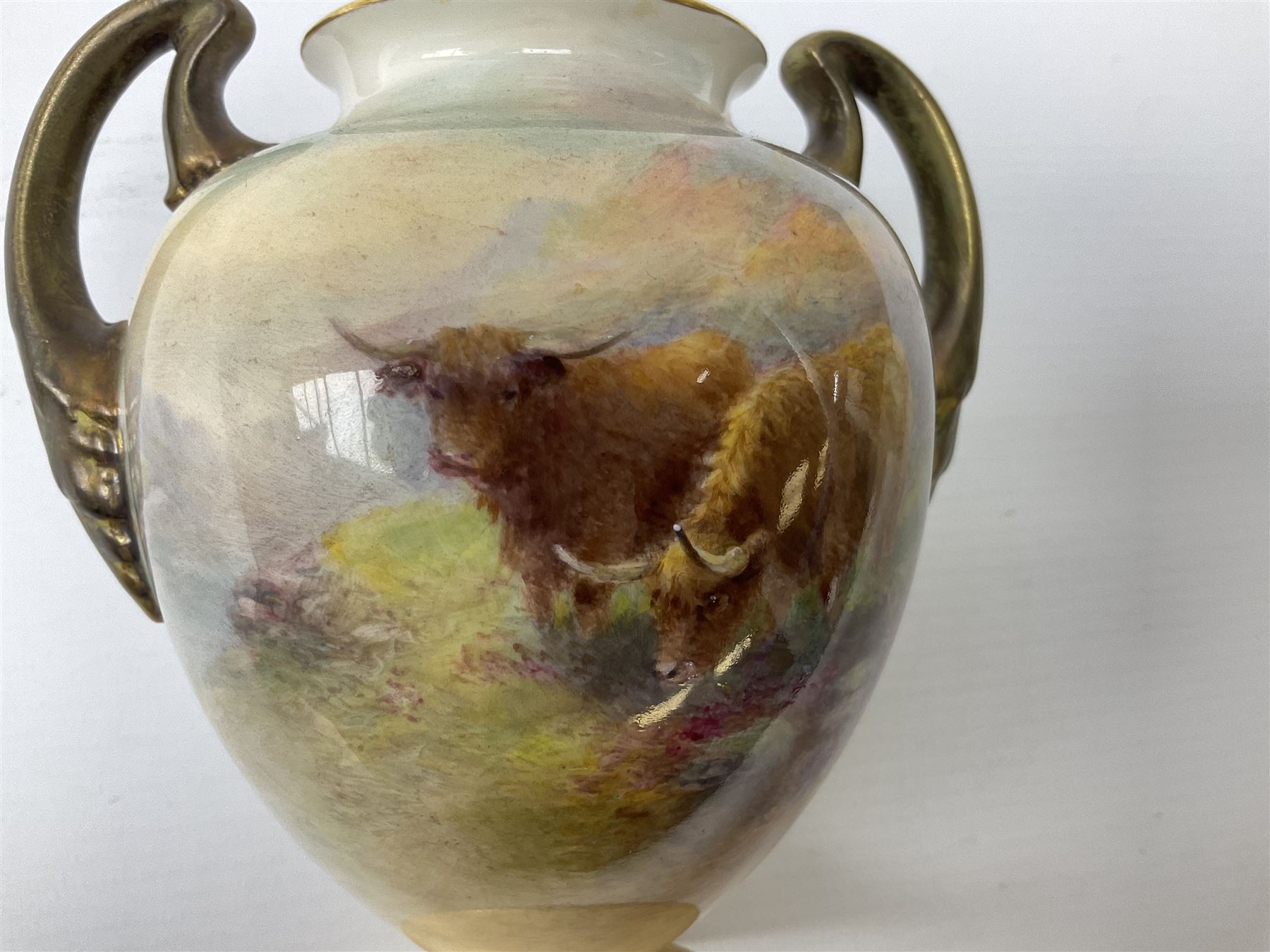 Mid 20th century Royal Worcester twin handled vase and cover decorated by Harry Stinton - Image 11 of 27