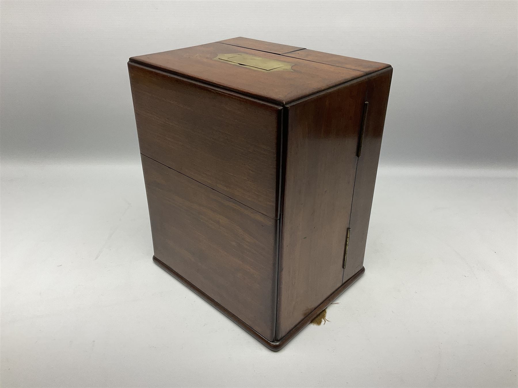 19th century mahogany travelling apothecary cabinet - Image 17 of 18