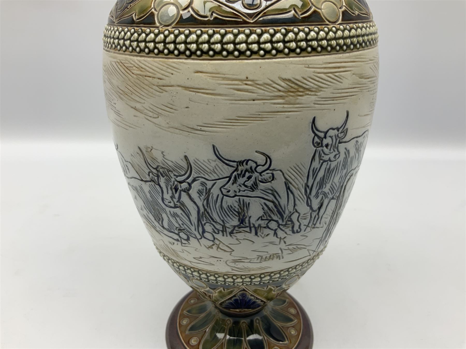 Late 19th century Doulton Lambeth sgraffito vase decorated by Hannah Barlow - Image 5 of 11