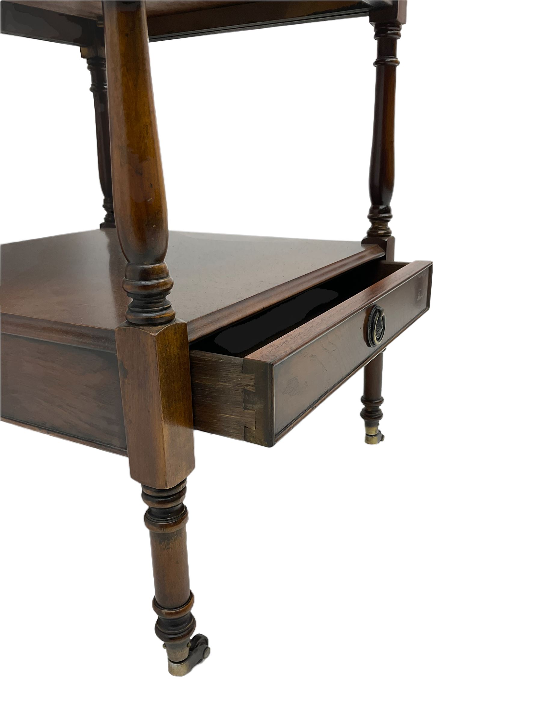 Figured walnut two tier occasional table - Image 7 of 8