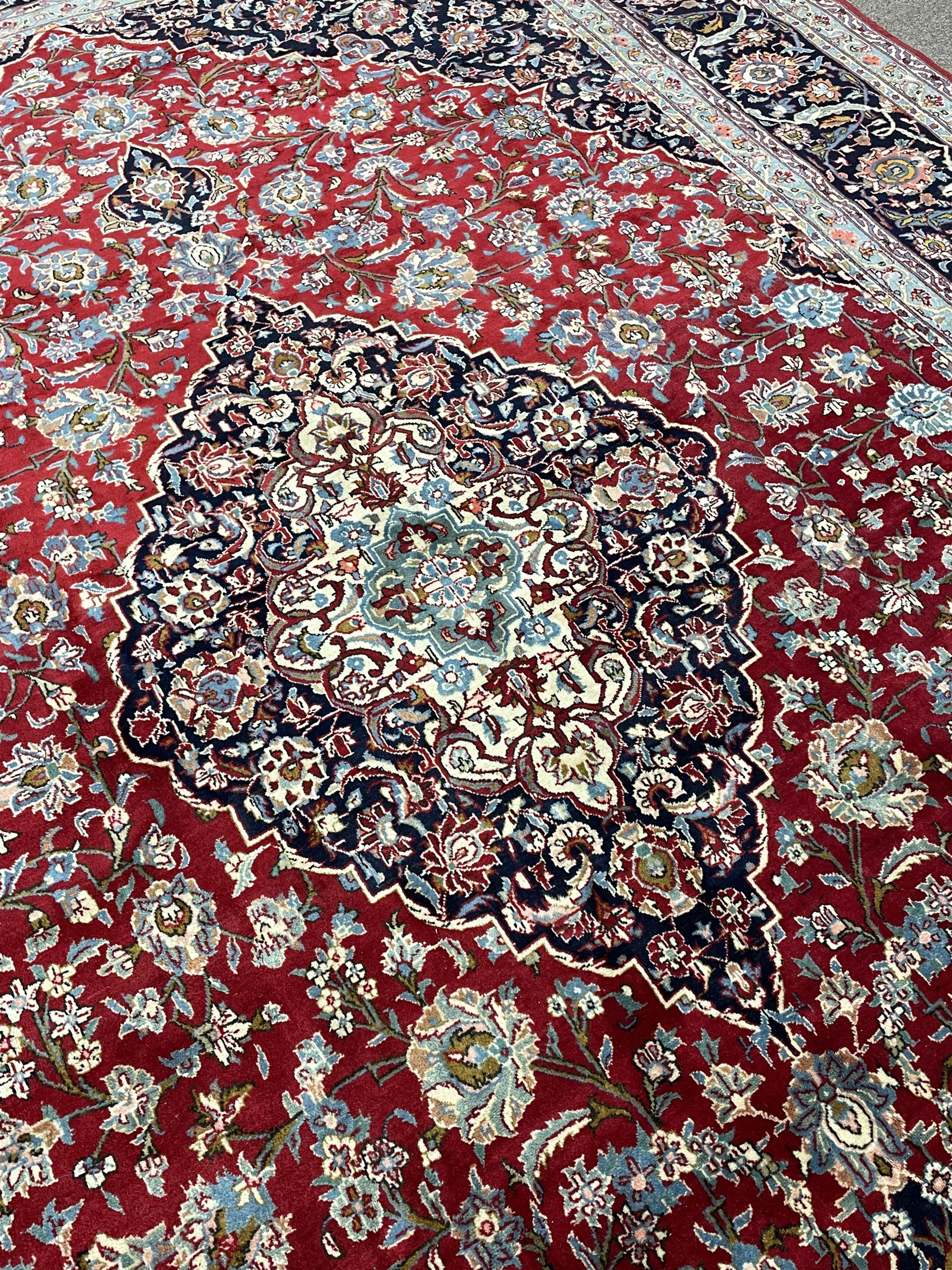 Large Persian Kashan carpet - Image 7 of 9