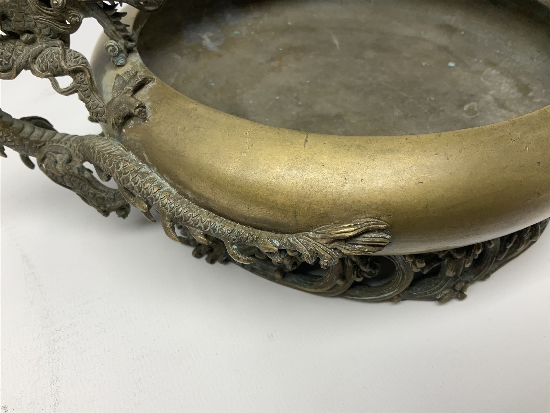 19th century Japanese bronze censer - Image 4 of 10