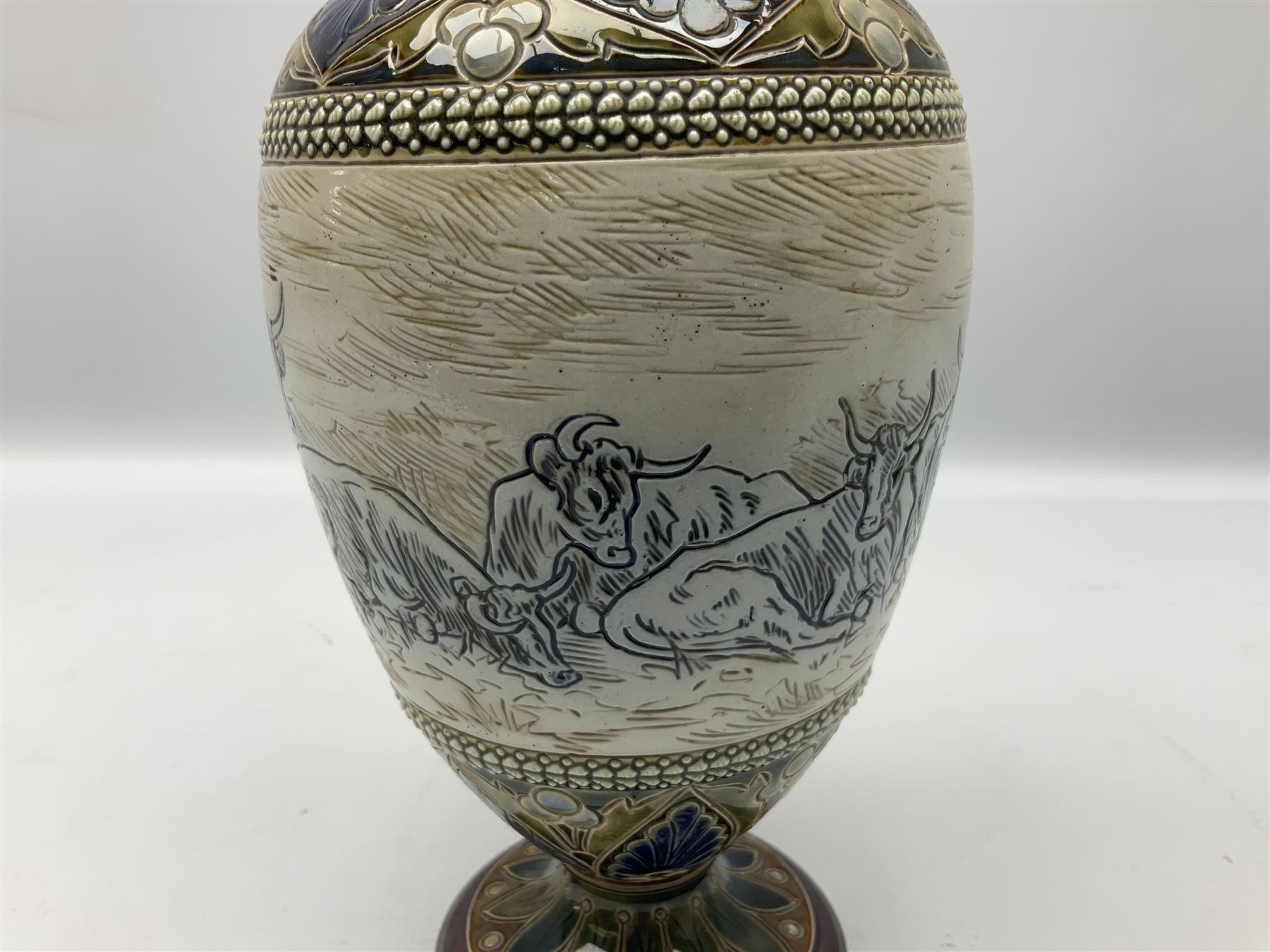 Late 19th century Doulton Lambeth sgraffito vase decorated by Hannah Barlow - Image 8 of 11