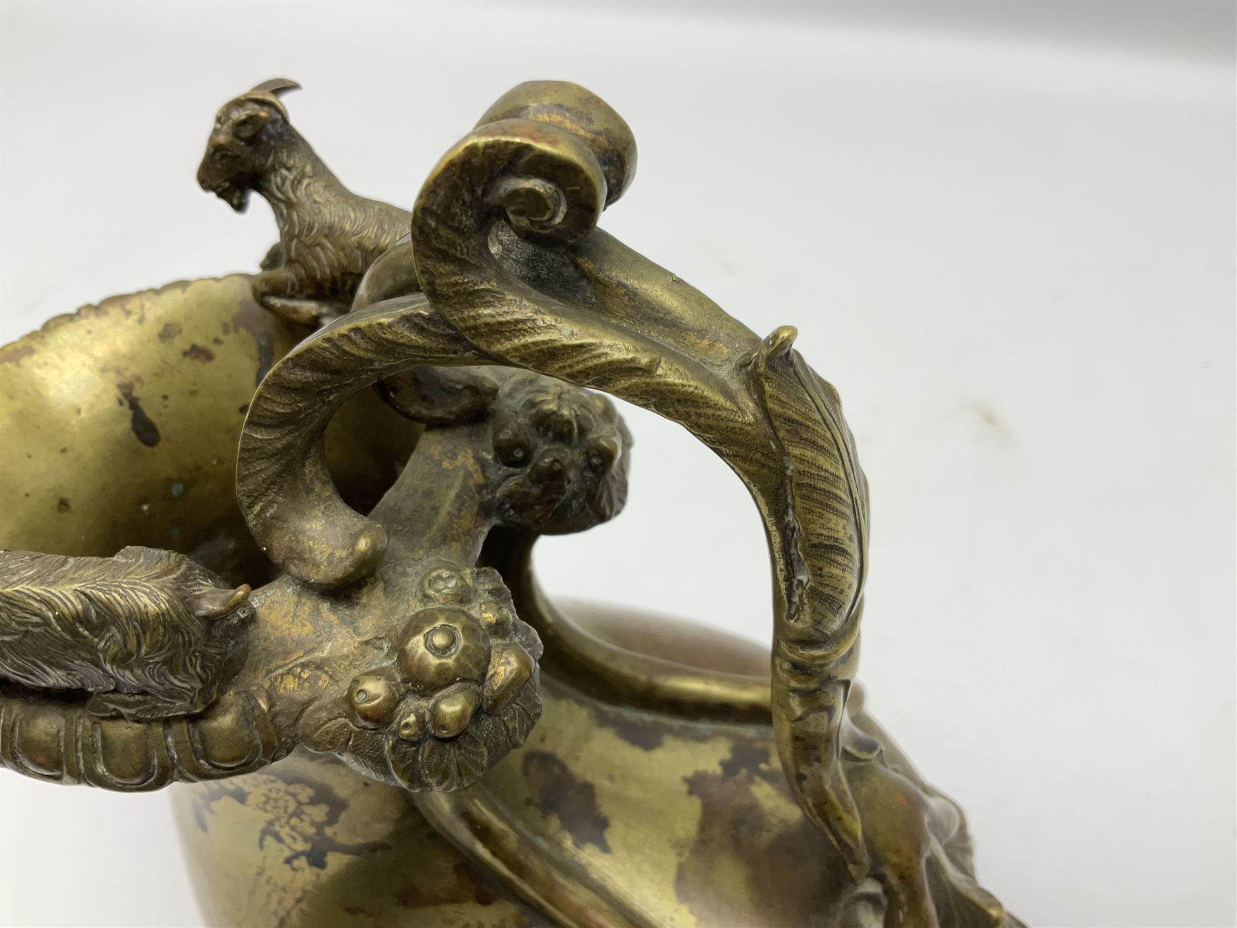 19th century Grand Tour bronze askos wine pitcher - Image 7 of 14