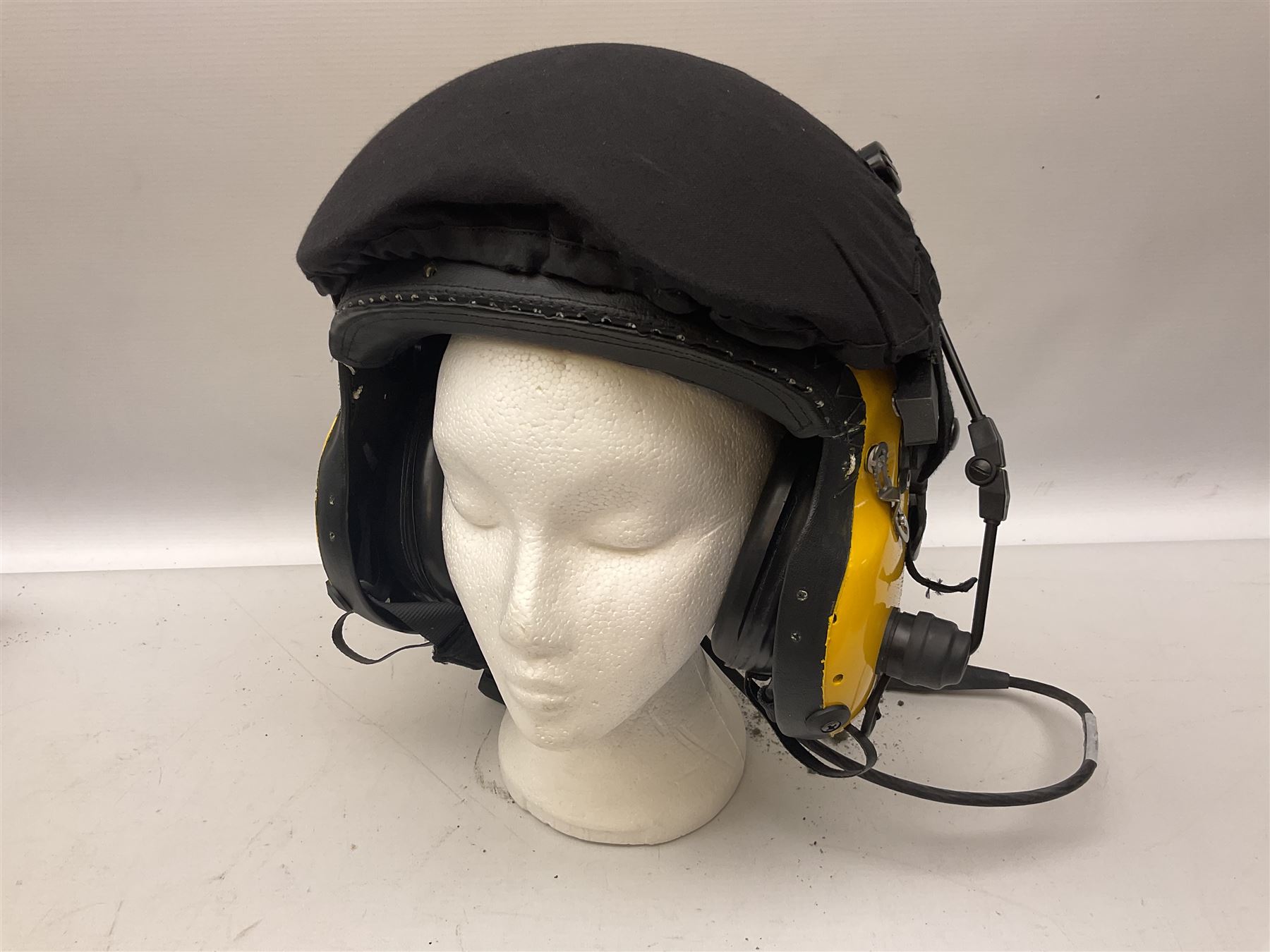 Search and Rescue Mark IV/IVA Flying helmet with boom microphone - Image 5 of 32