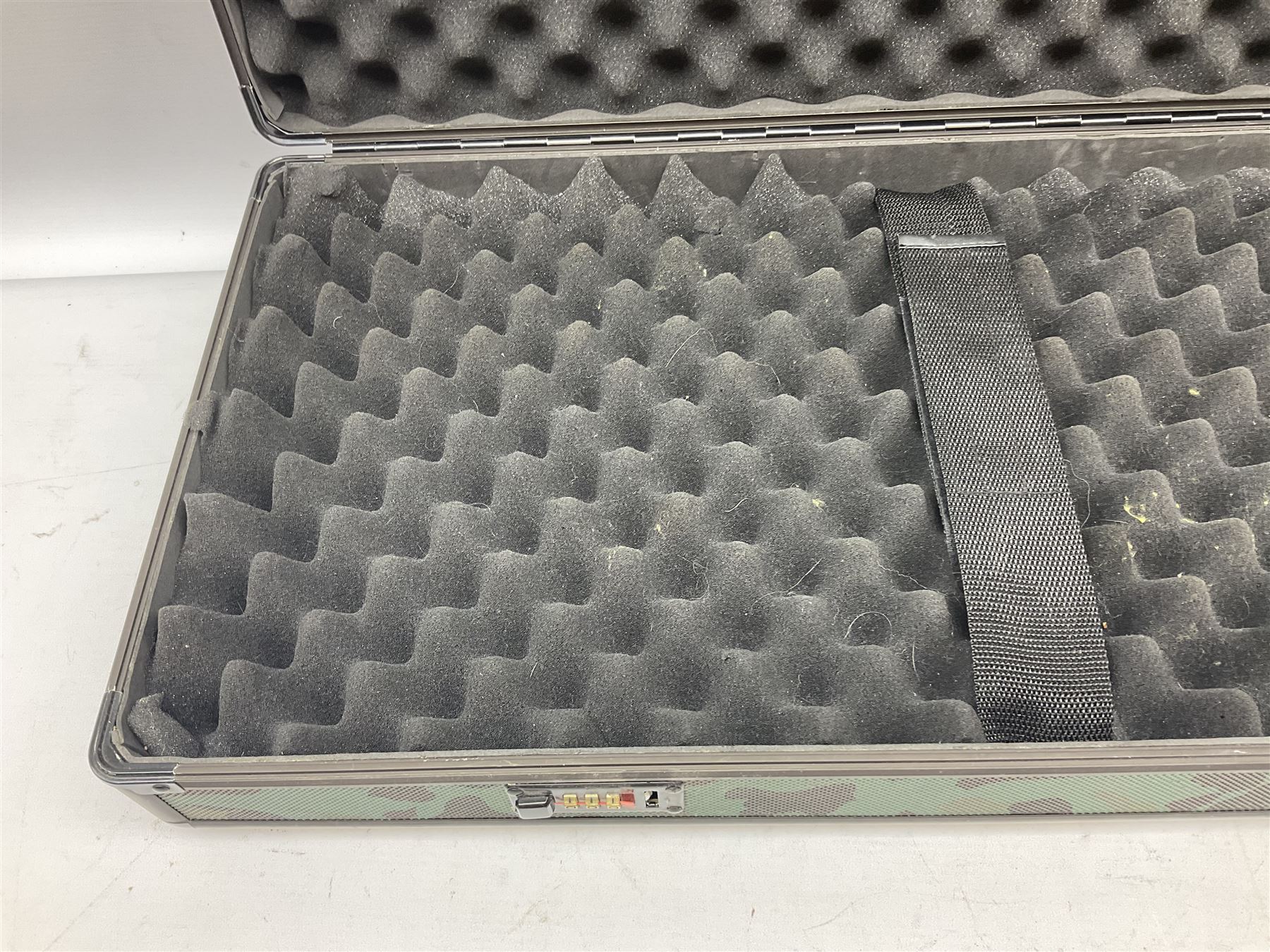 Clarke flight case for guns with camouflage finish - Image 10 of 21