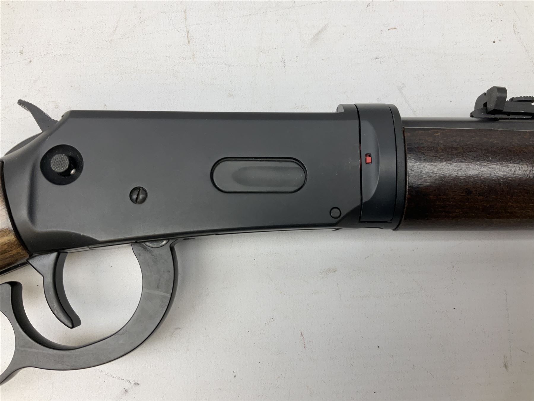 Walther Winchester '94 style .177 lever action CO2 air rifle together with two CO2 gas cylinders and - Image 5 of 16