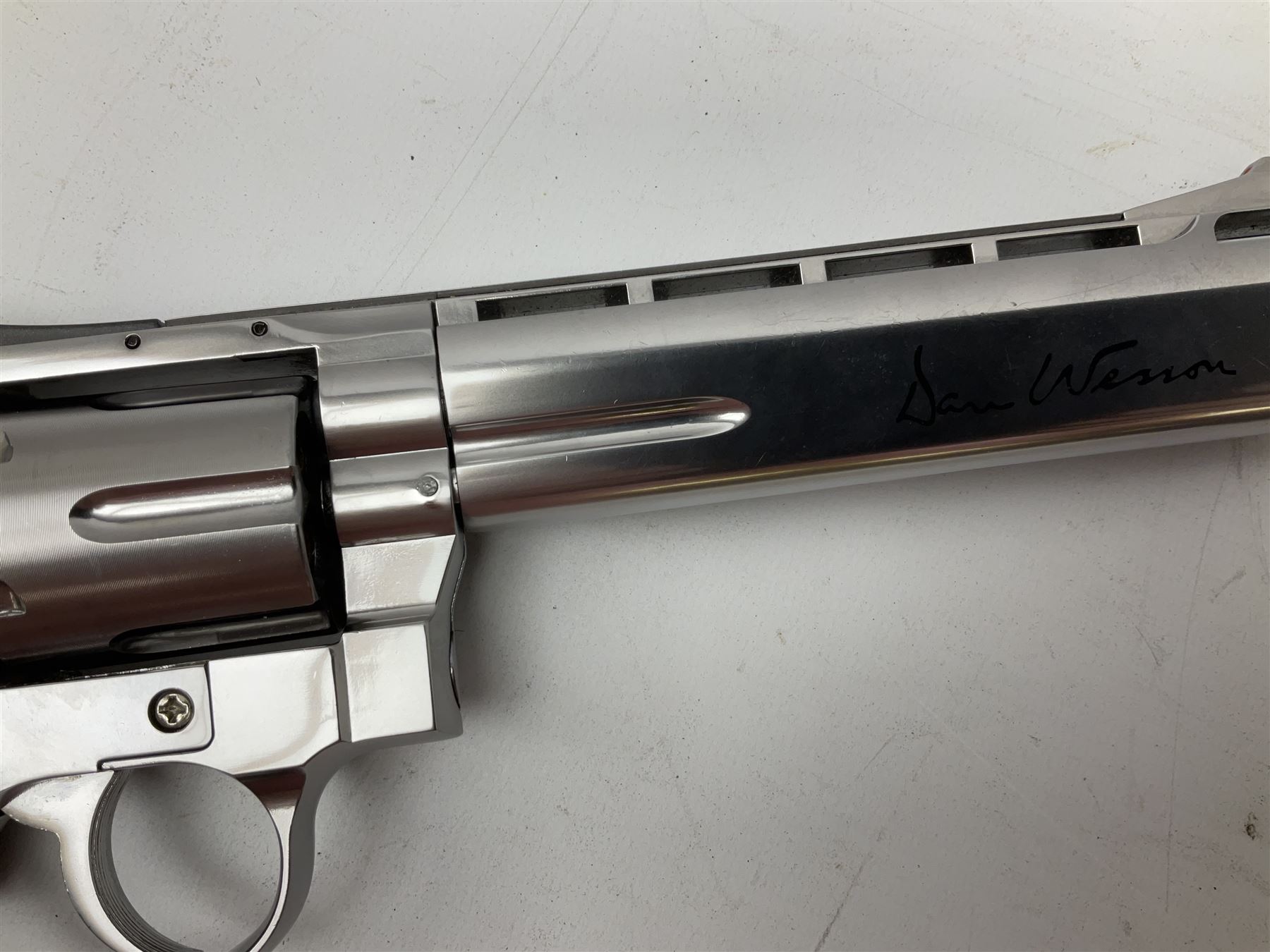 Dan Wesson CO2 .177 six-shot air pistol with highly polished finish - Image 4 of 15