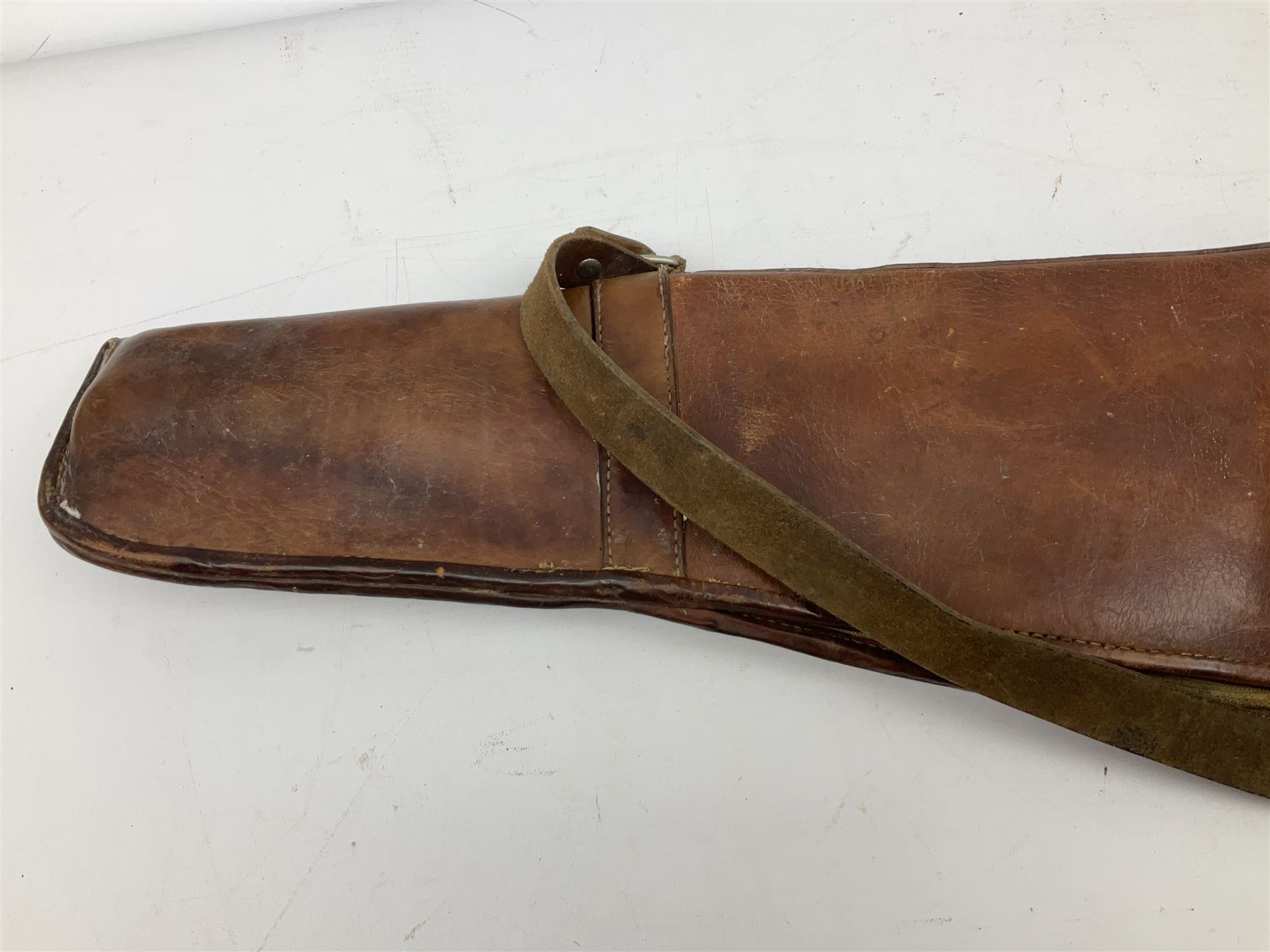 Fleece lined leather gun sling with former owners brass plaque L117cm - Image 6 of 30