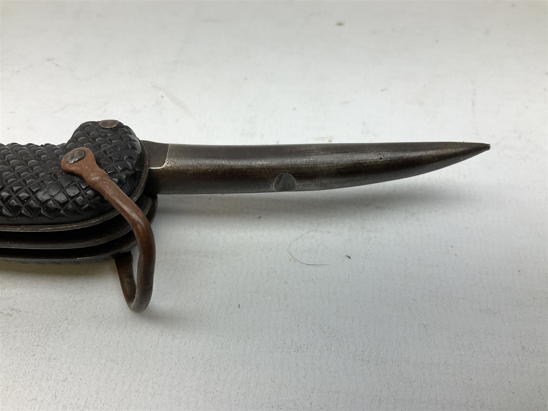 WW2 British army folding jack/clasp knife with blade and can opener marked with broad arrow and date - Image 5 of 21