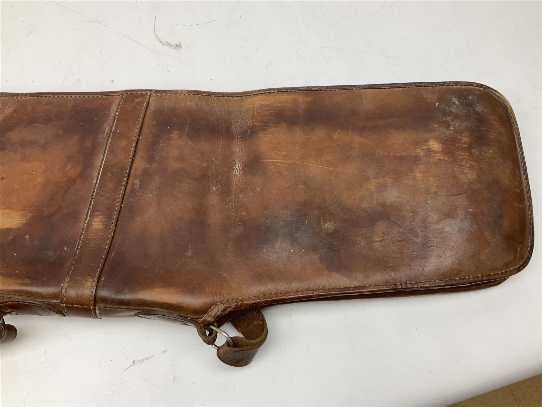 Fleece lined leather gun sling with former owners brass plaque L117cm - Image 10 of 30