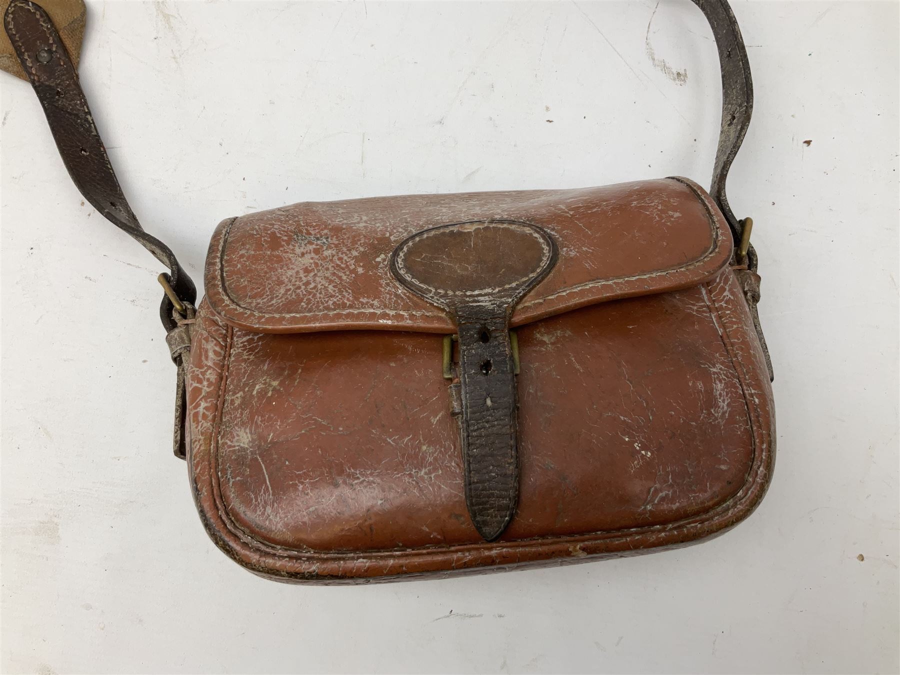 Fleece lined leather gun sling with former owners brass plaque L117cm - Image 18 of 30