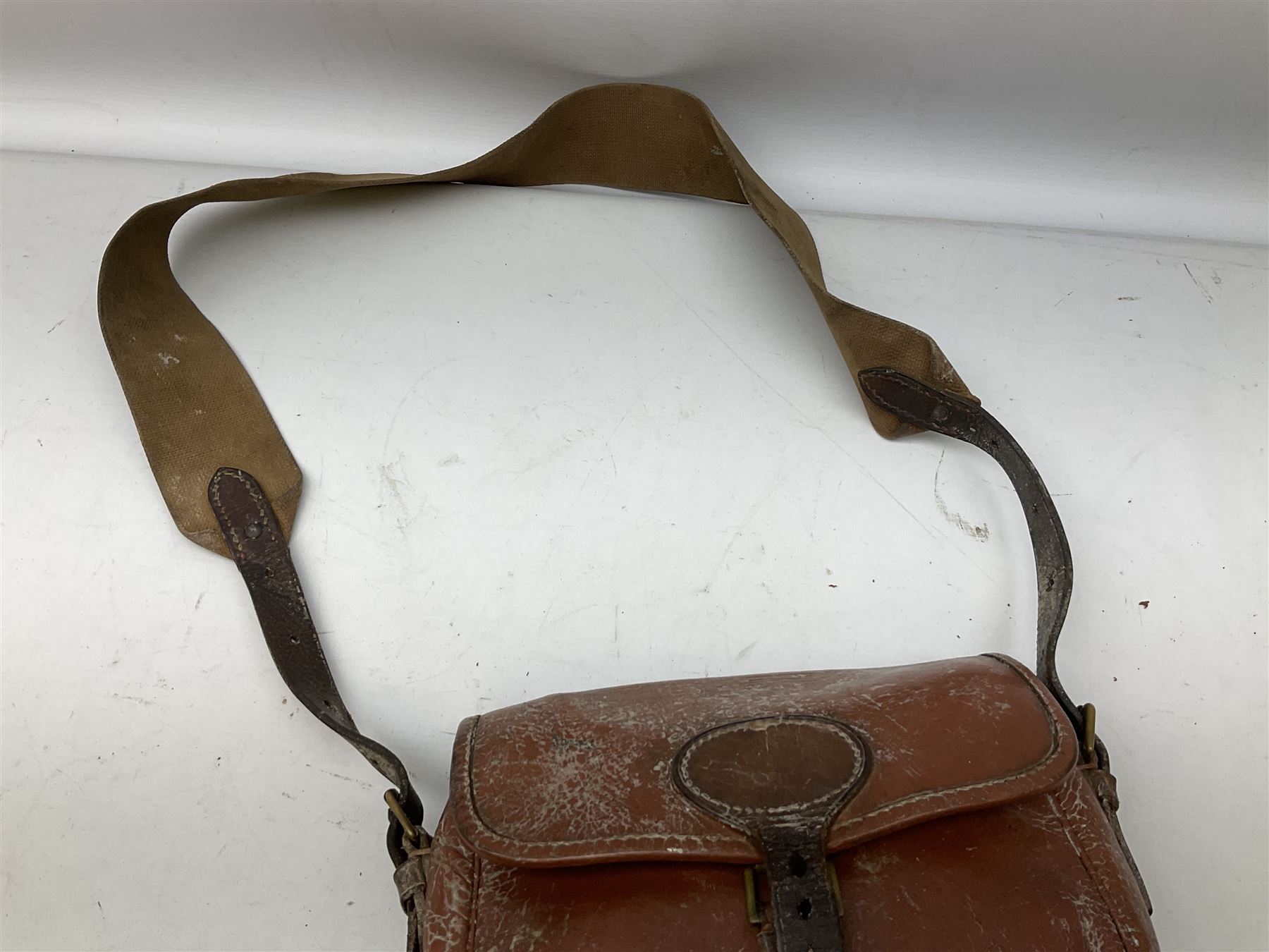 Fleece lined leather gun sling with former owners brass plaque L117cm - Image 24 of 30