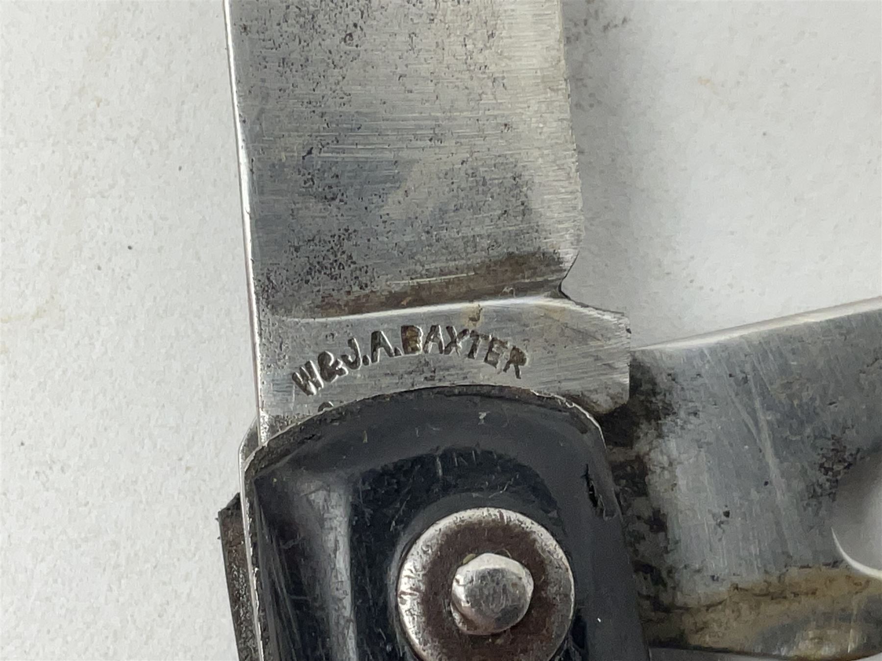 WW2 British army folding jack/clasp knife with blade and can opener marked with broad arrow and date - Image 12 of 16