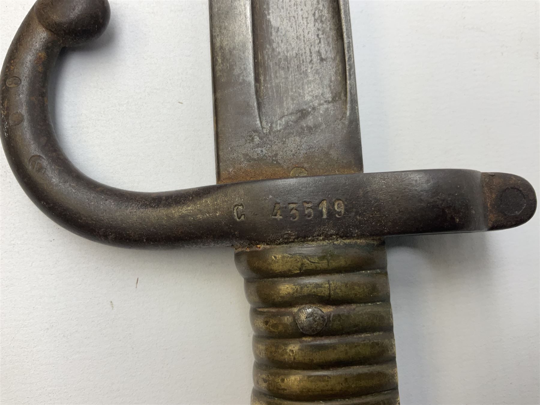 French 1866 pattern sabre bayonet with 57cm fullered steel curving blade dated 1872 - Image 8 of 19