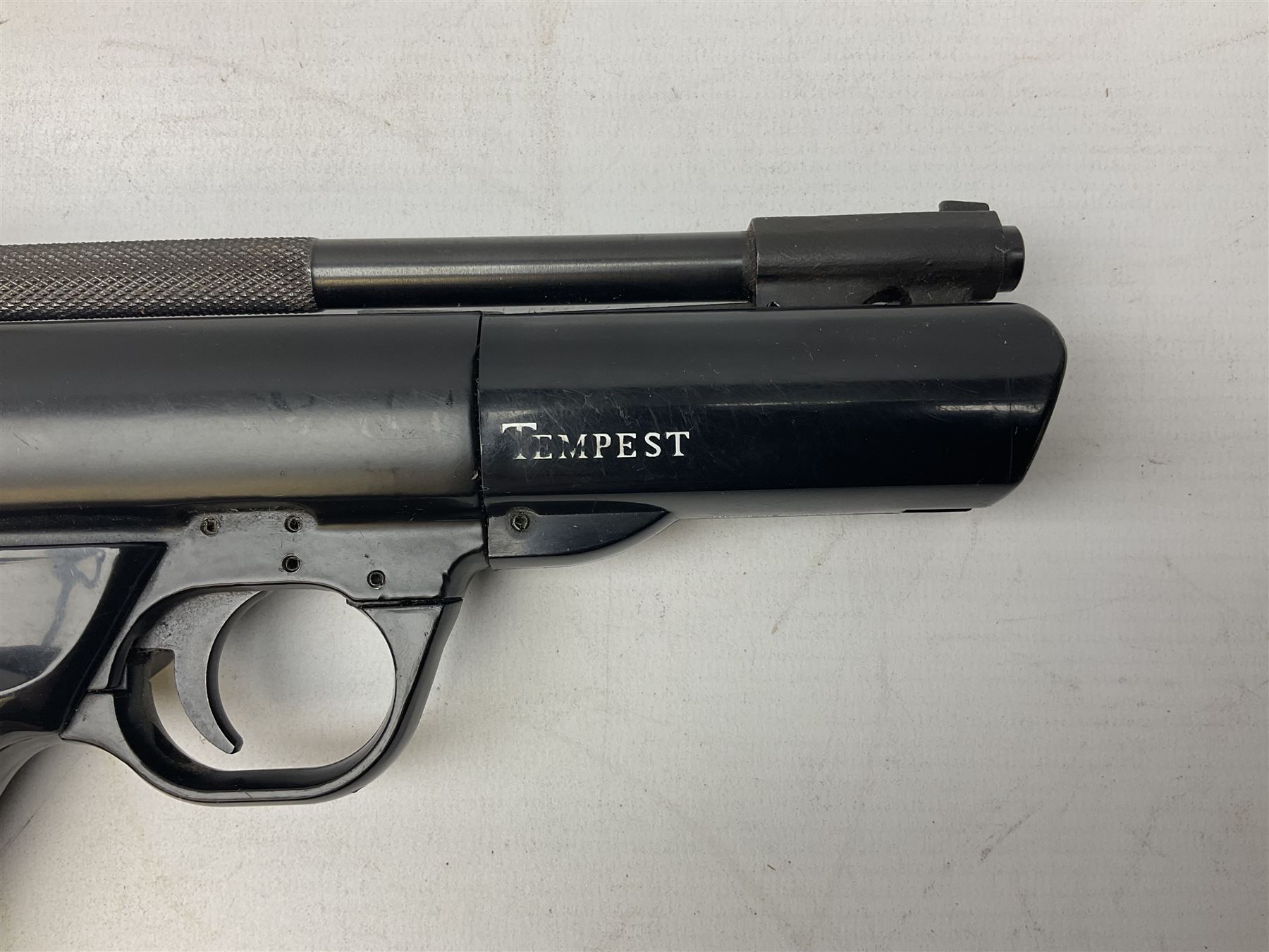 Webley Tempest .22 air pistol with top lever action L26cm; in original box with tin of pellets - Image 4 of 13