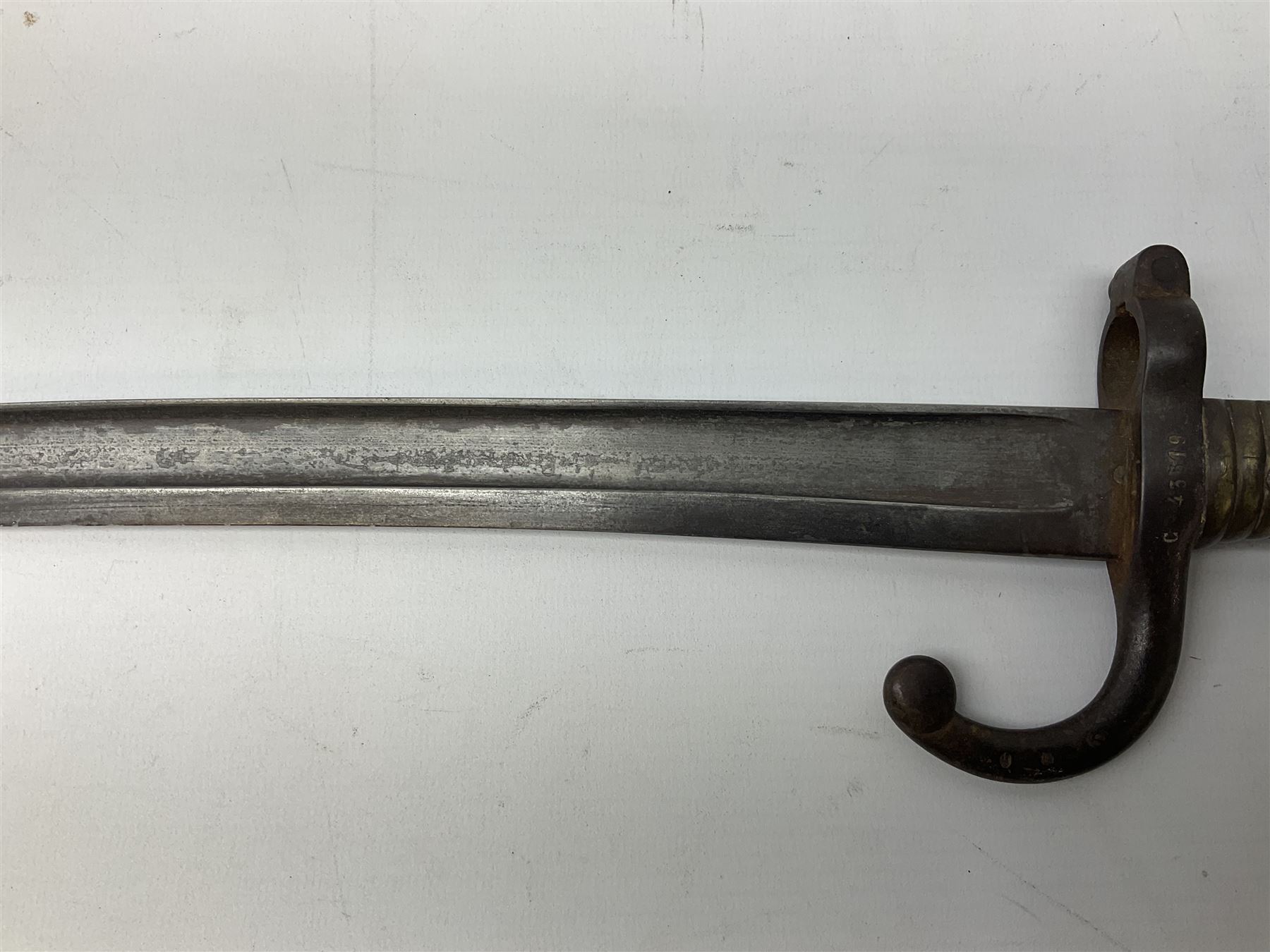 French 1866 pattern sabre bayonet with 57cm fullered steel curving blade dated 1872 - Image 9 of 19