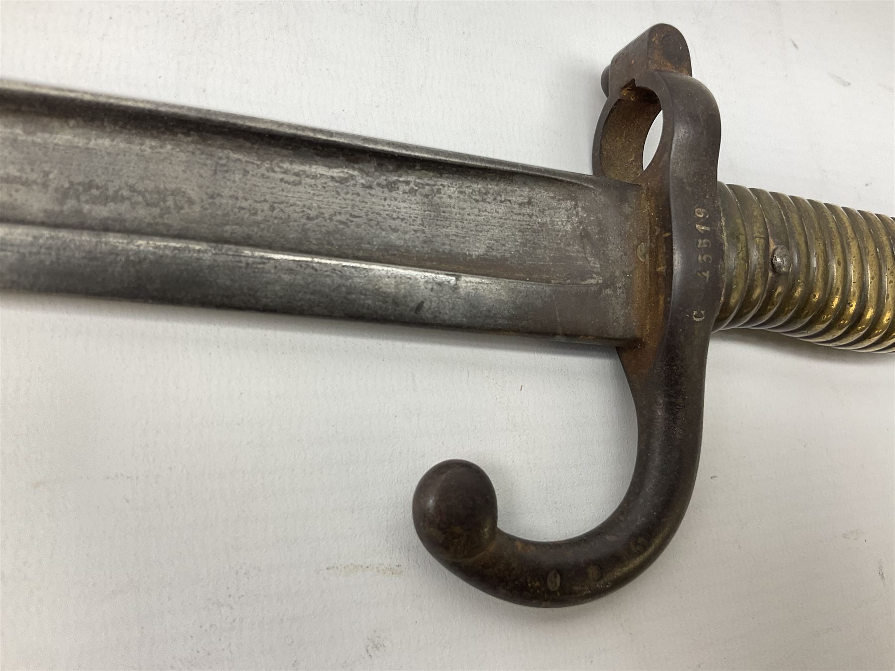 French 1866 pattern sabre bayonet with 57cm fullered steel curving blade dated 1872 - Image 10 of 19