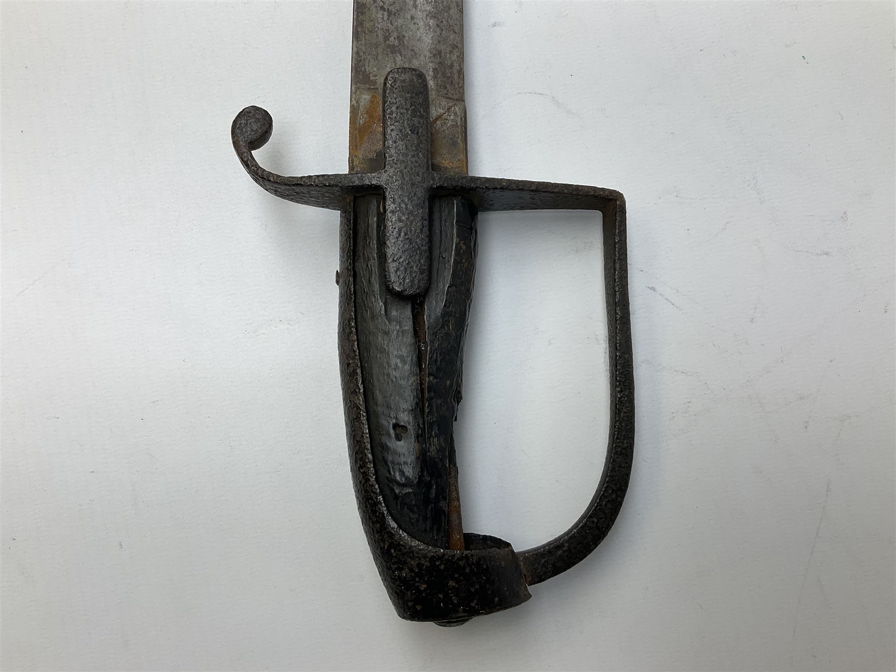 Late 18th century Gill's Warranted Light Cavalry officer's sword - Image 13 of 25