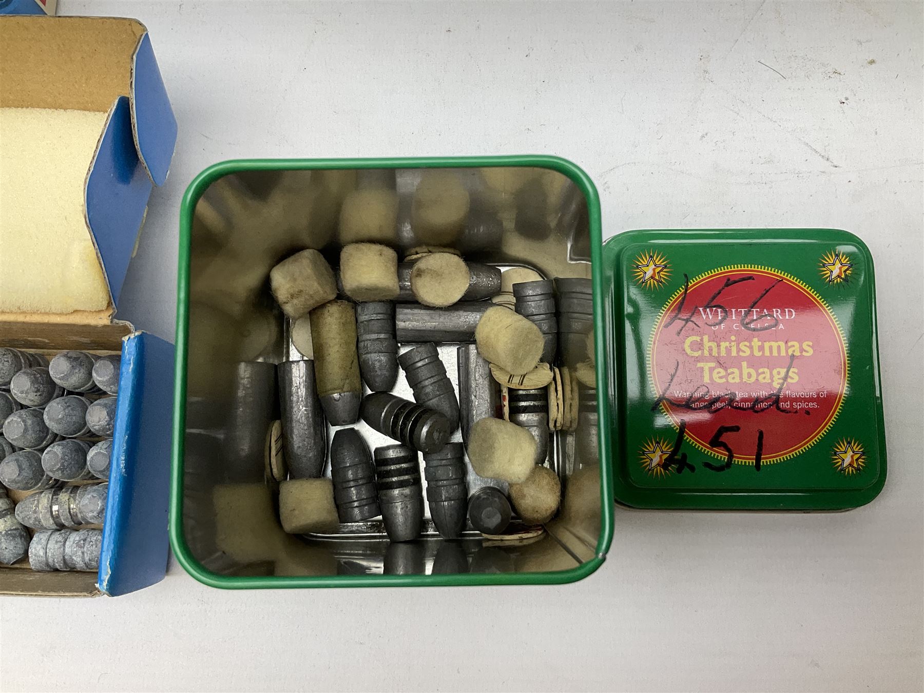 Tin deed box containing quantity of various gauge cartridge re-loading materials including brass cas - Image 5 of 12