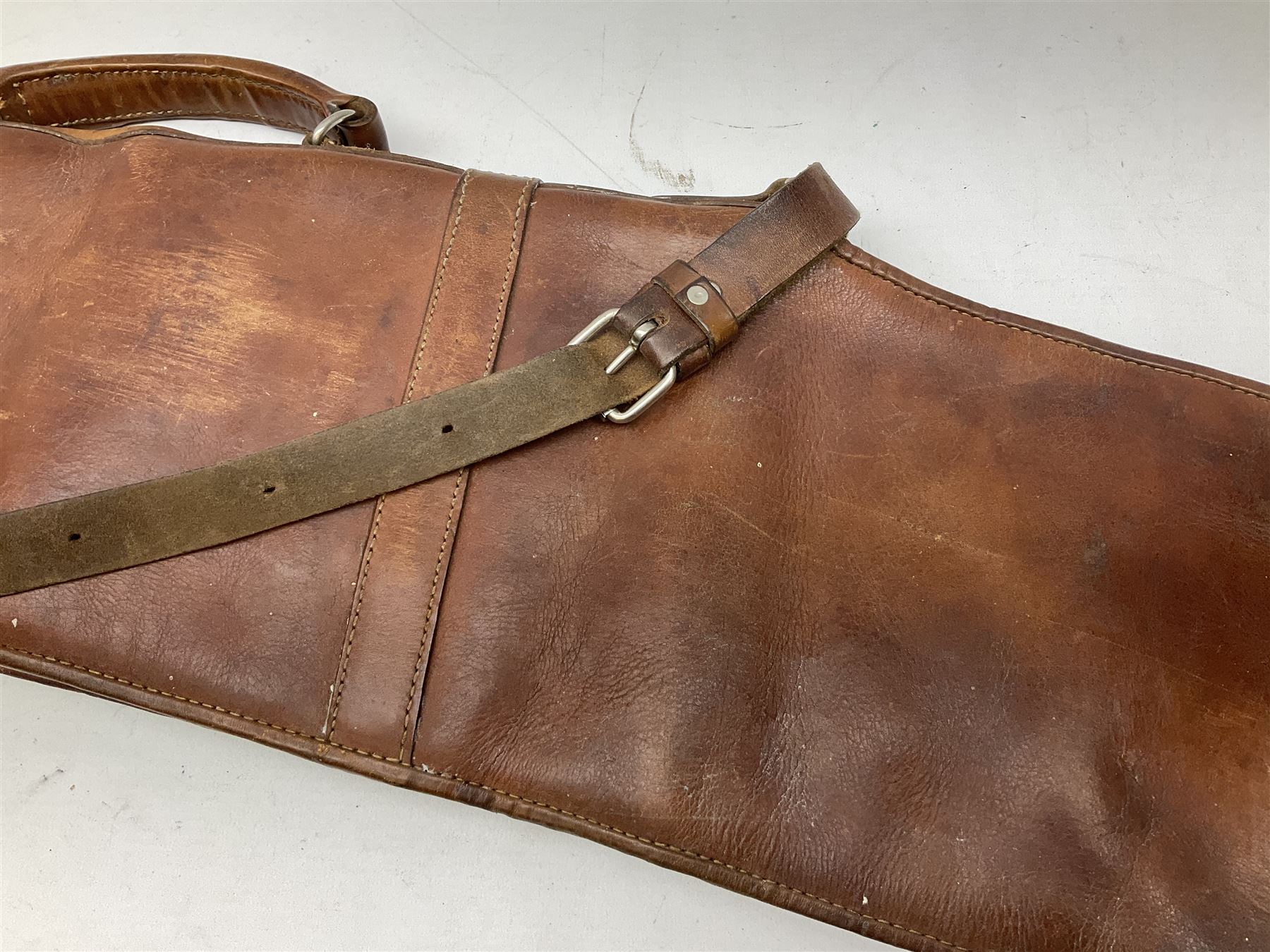 Fleece lined leather gun sling with former owners brass plaque L117cm - Image 5 of 30