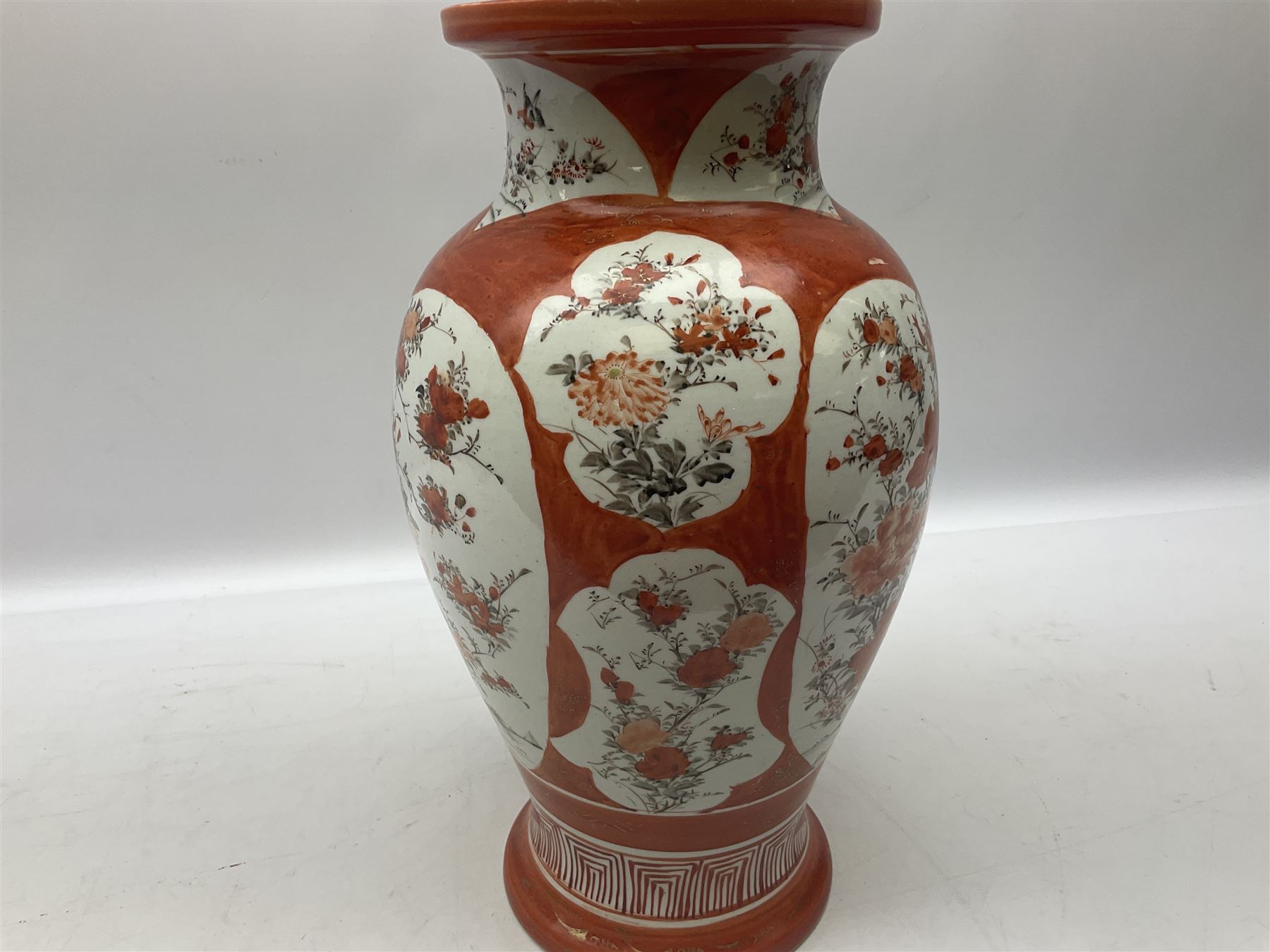 20th century Japanese Kutani vases - Image 10 of 12