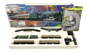Hornby '00' gauge - Flying Scotsman boxed electric train set with No.4472 'Flying Scotsman' locomoti